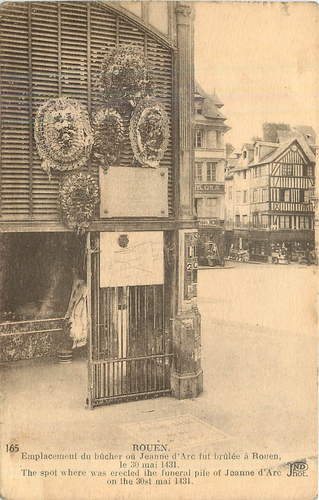 CPA Rouen emplacement du bucher ou Jeanne d'Arc fut brutee a Rouen le 30 Mai 1431 