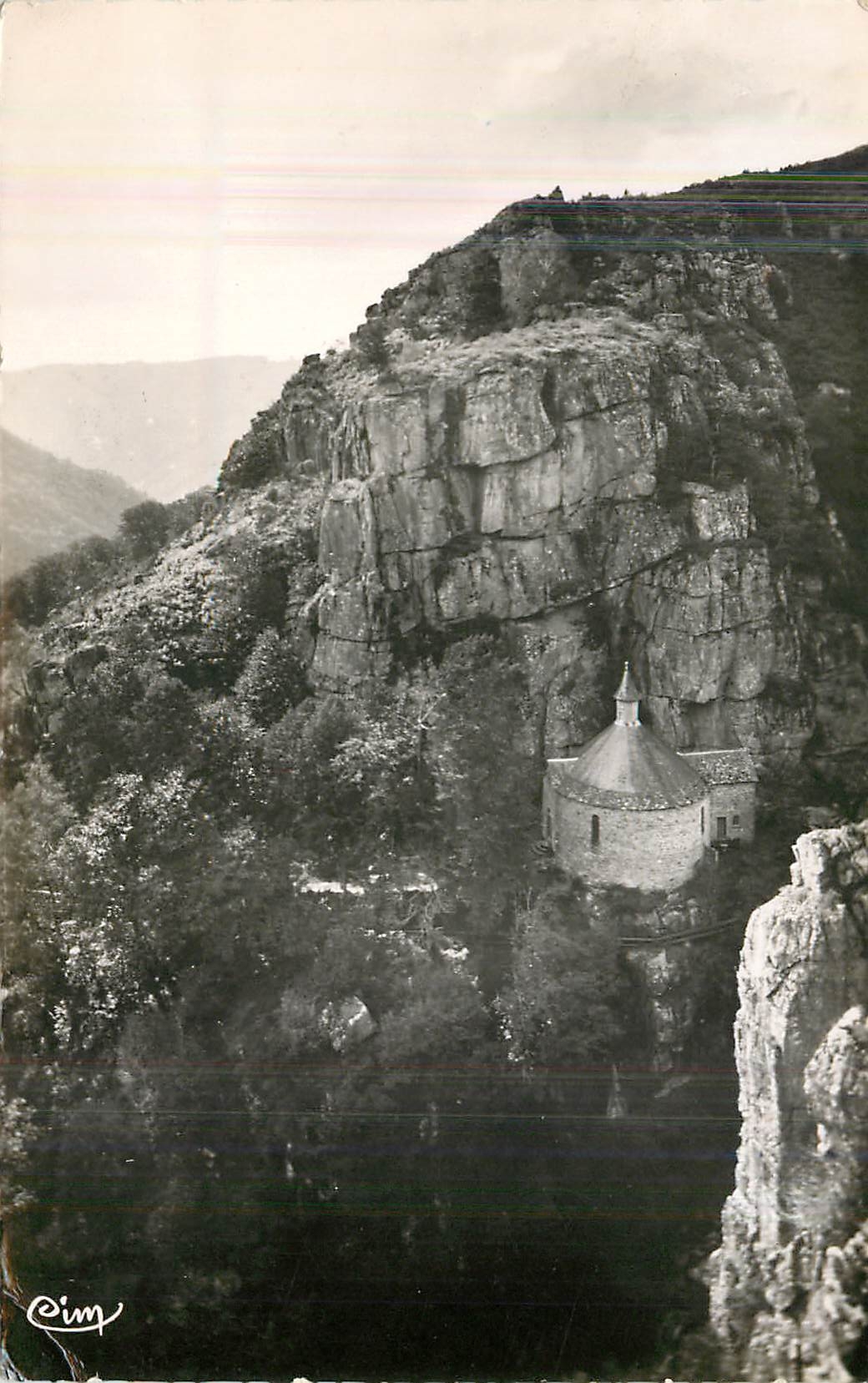 CPA Servieres le Chateau Correze vue pittoresque de la Chapelle de N D du Roc et des Rochers 