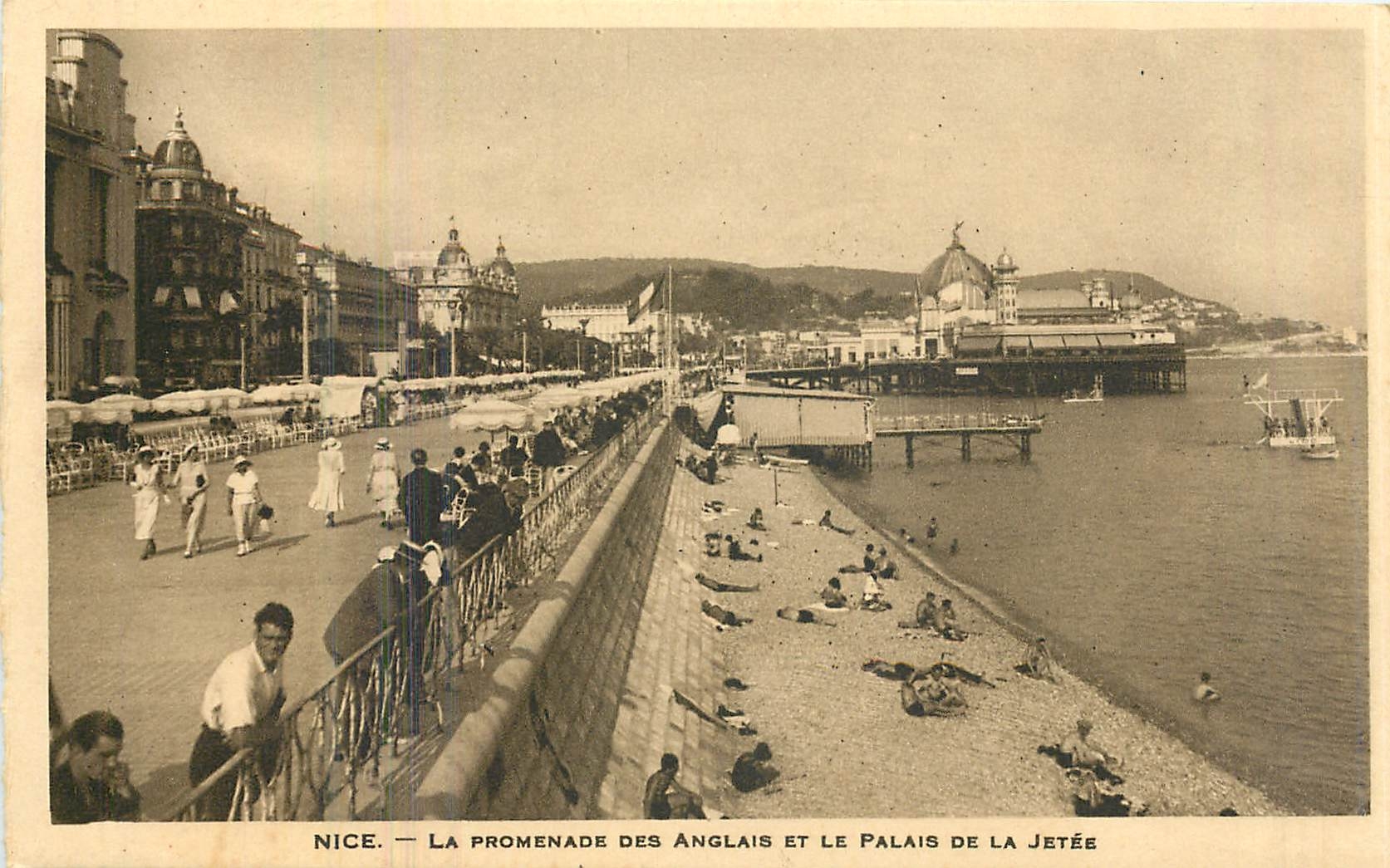 CPA Nice la Promenade des Anglais et le Palais de la Jetee 