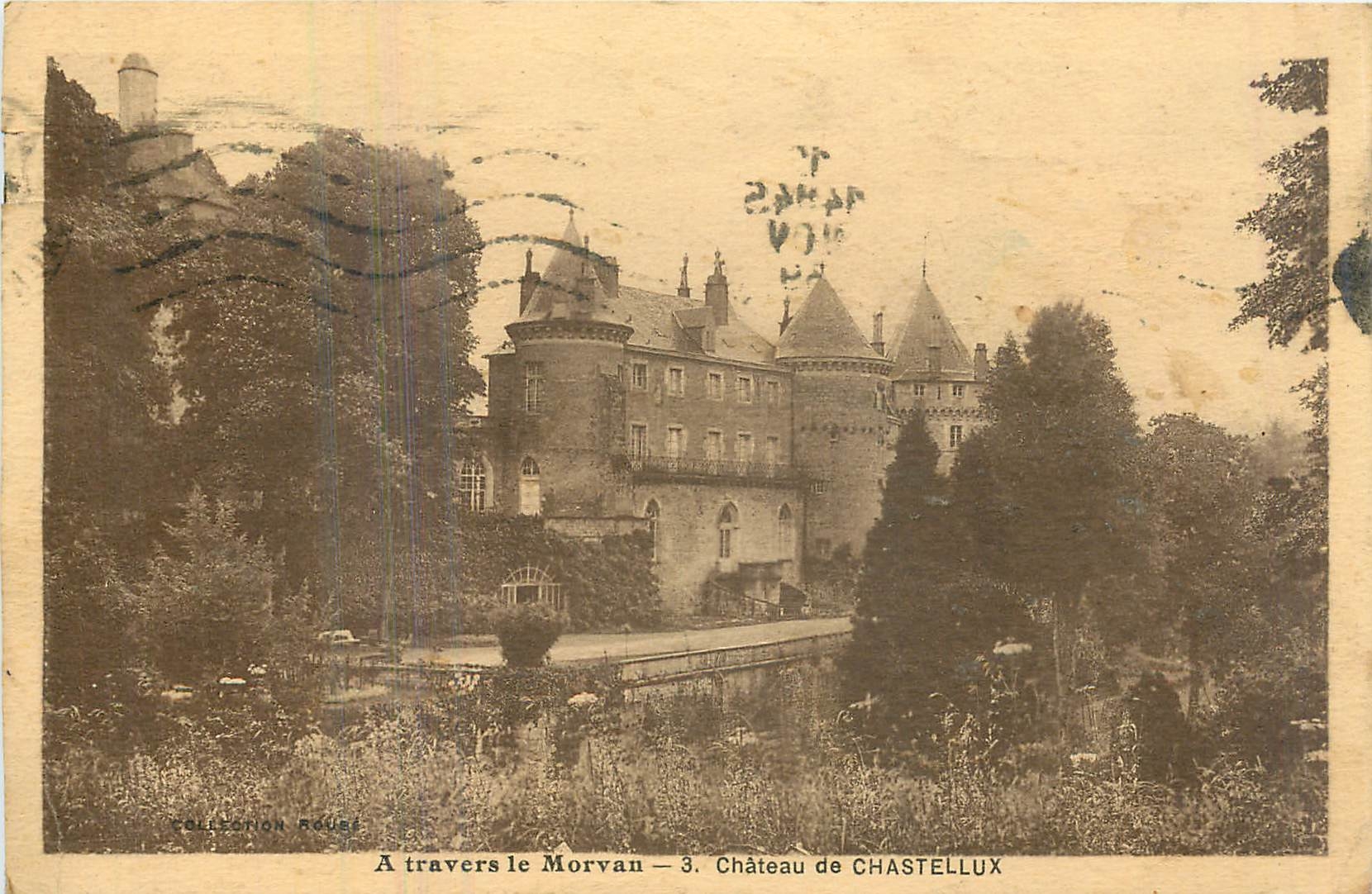 CPA A travers le Morvau Chateau de Chastellux 