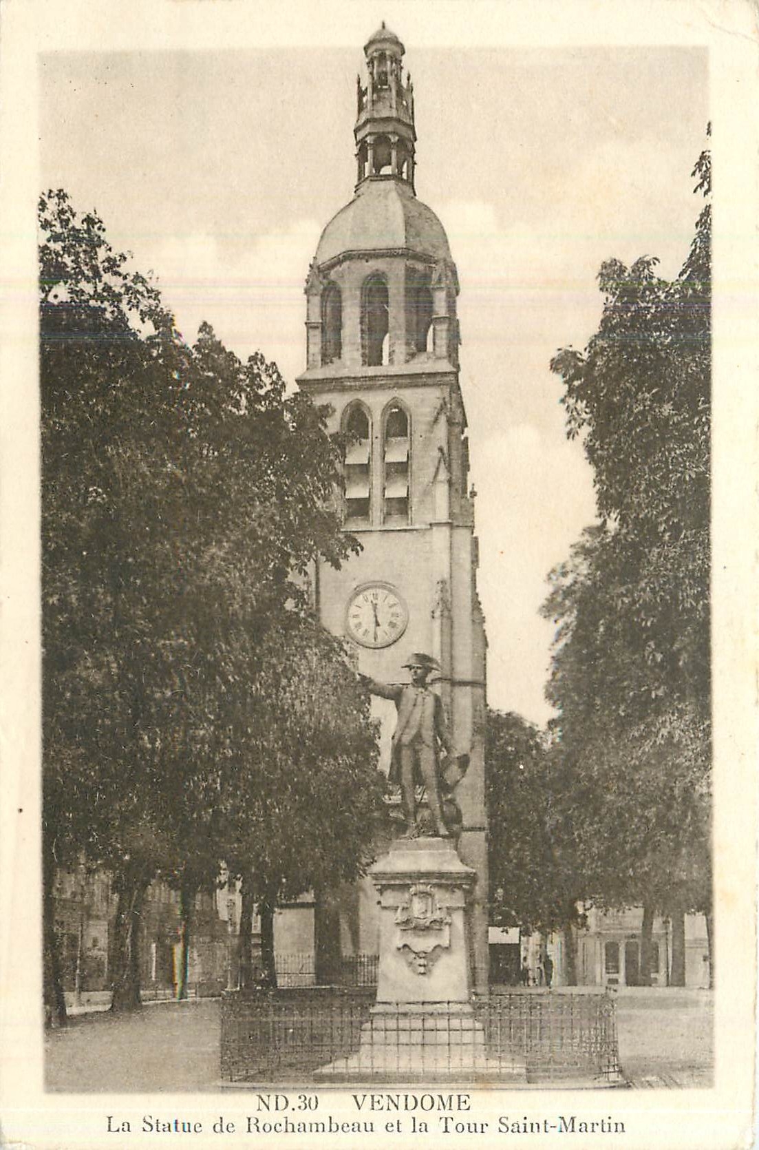 CPA Vendome la statue de Rochambeau et la tour Saint Martin 