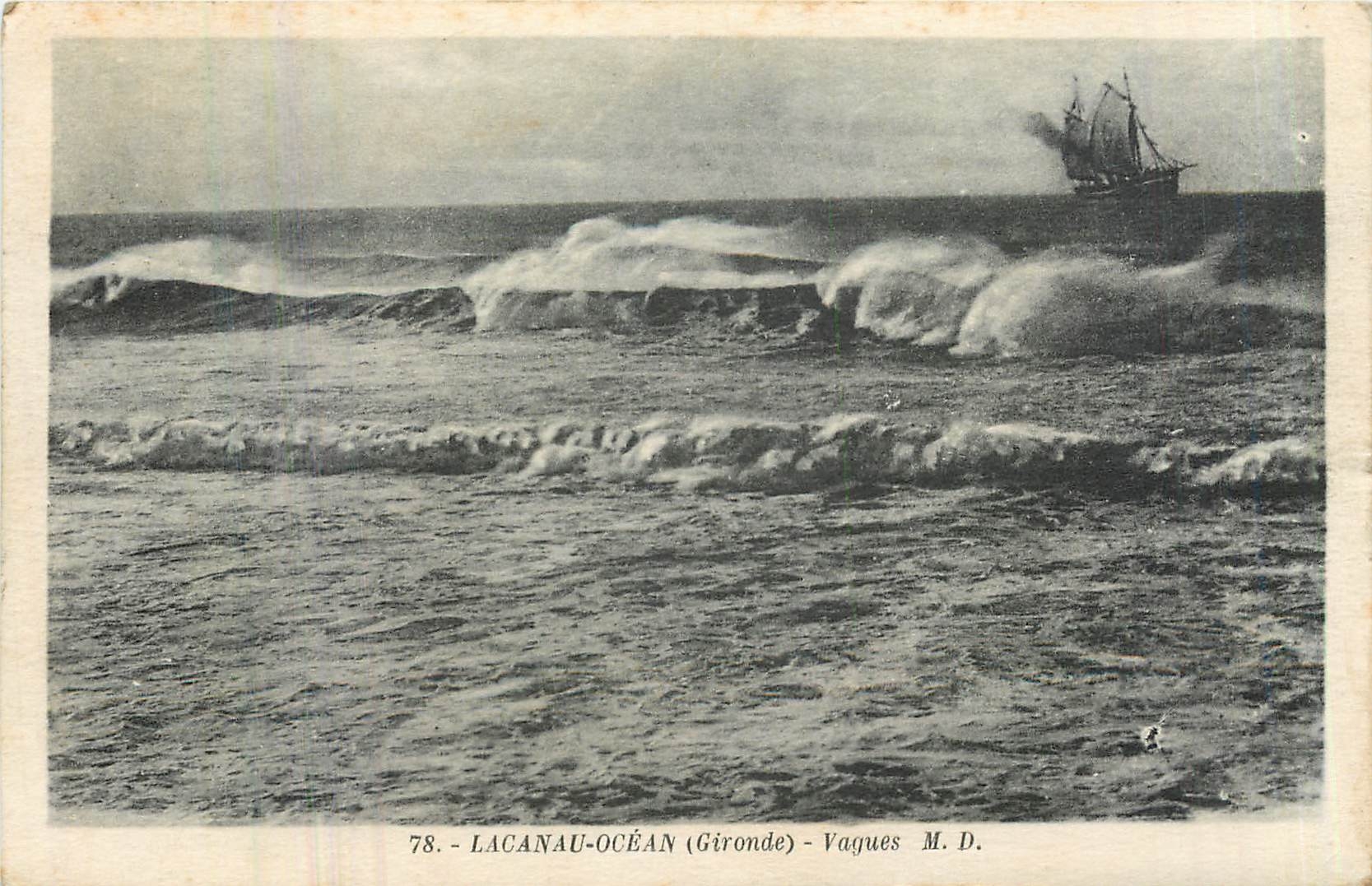 CPA Lacanau Ocean Gironde Vagues Bateau