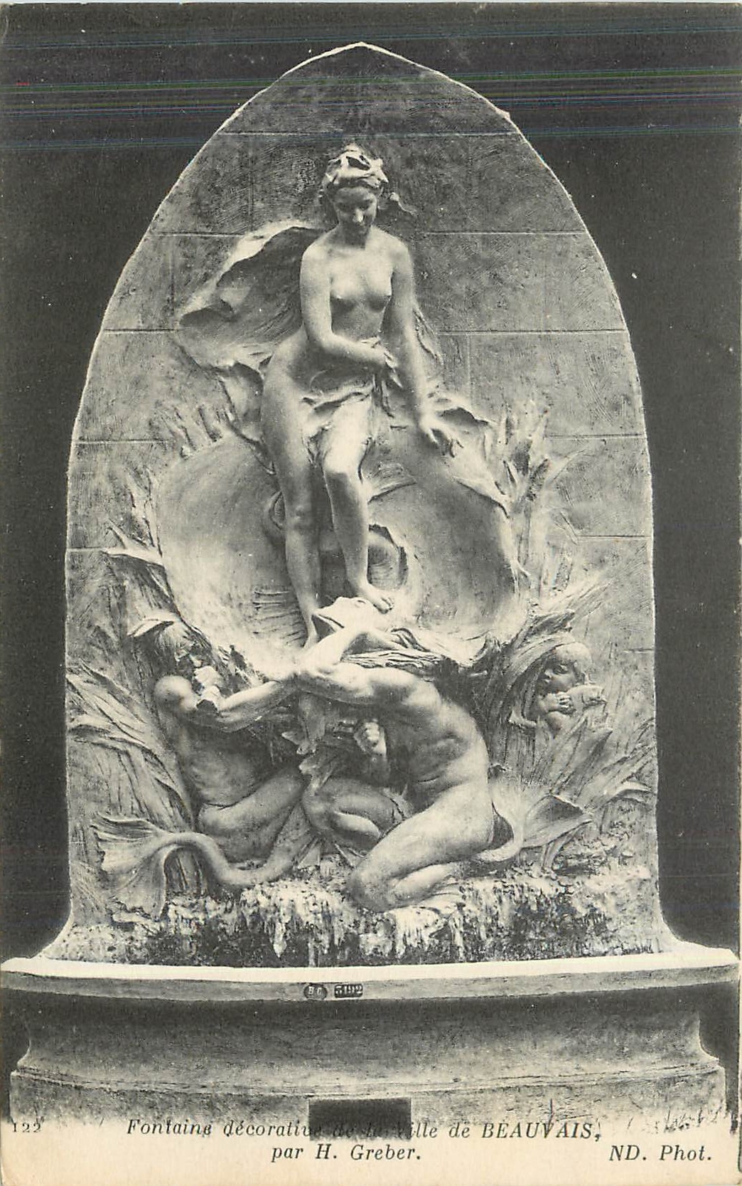 CPA Fontaine decorative de Beauvais par H Greber 