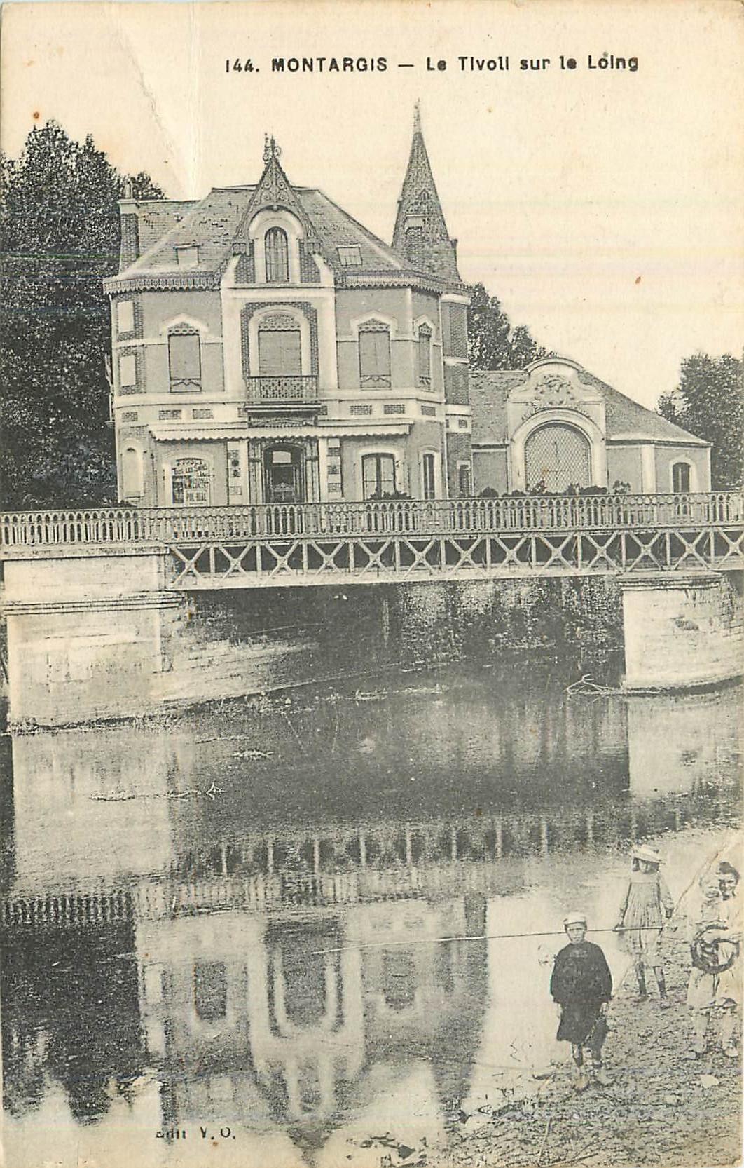 CPA Montargis le Tivoli sur le Loing 