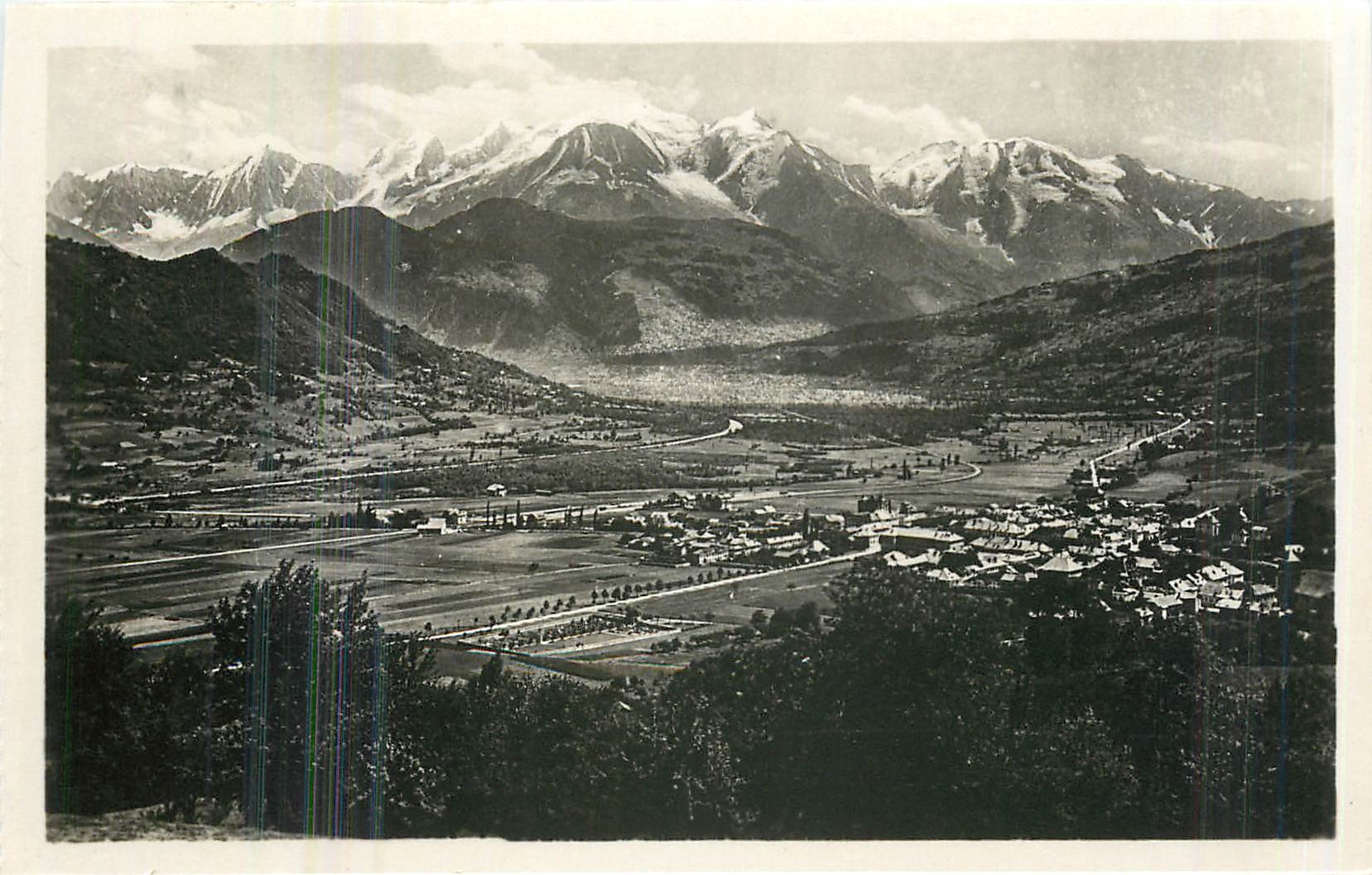 CPA Vue generale de Sallanches et le Mont Blanc 