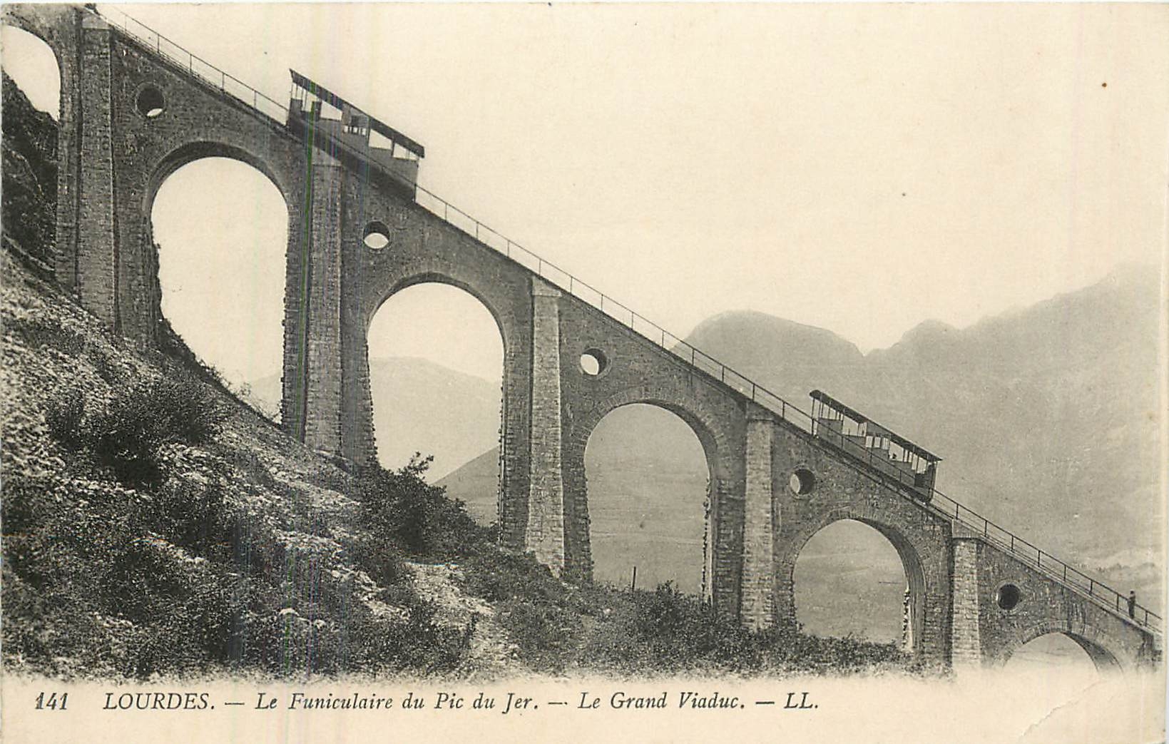 CPA Lourdes le funiculaire du Pic du Jer le grand Viaduc 