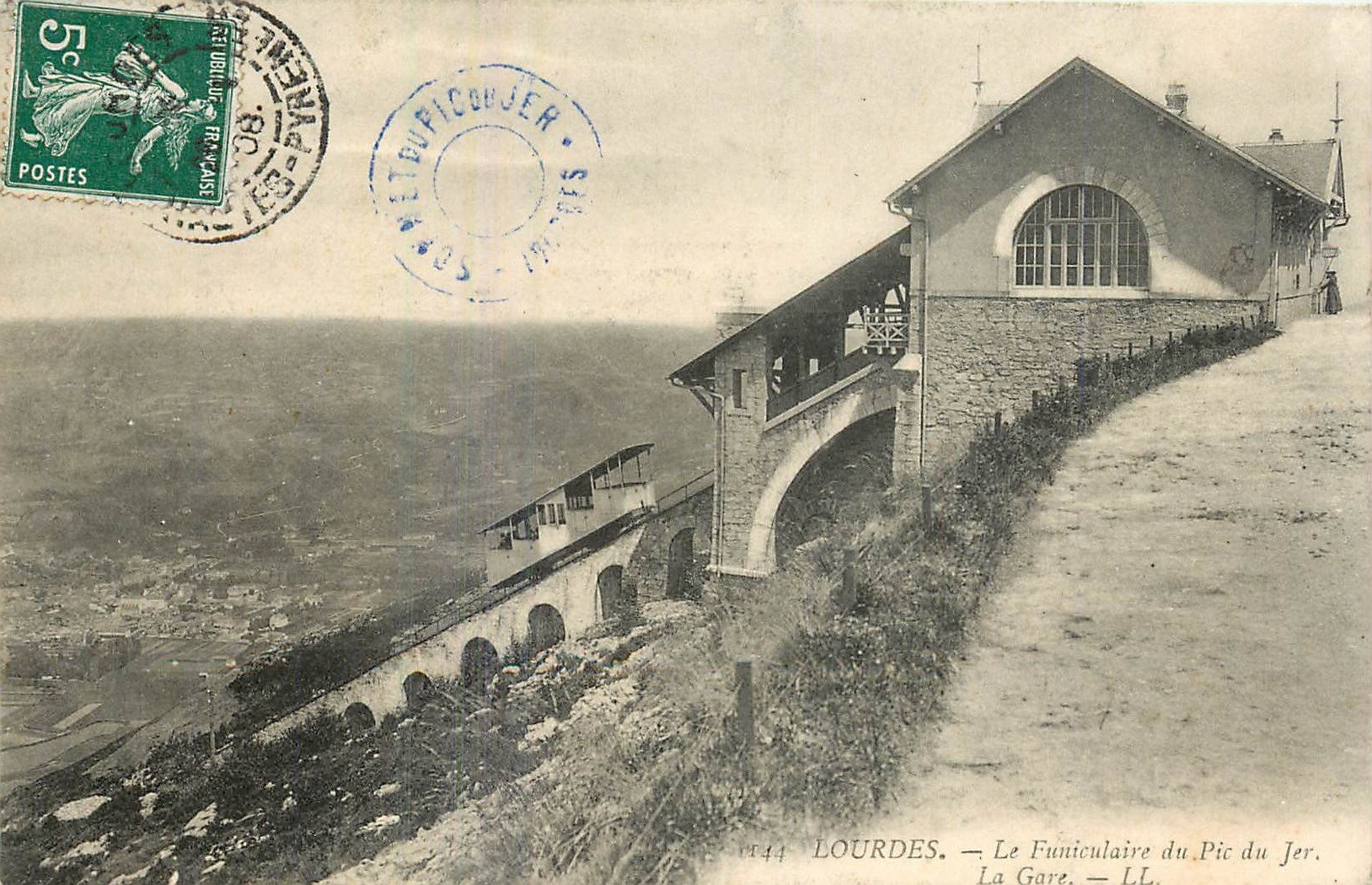 CPA Lourdes le Funiculaire du pic du jer la gare 