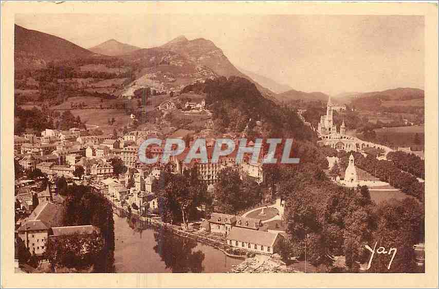CPA Lourdes vue generale prise du chateau fort 