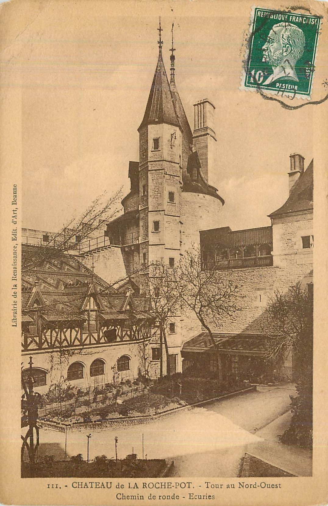 CPA Chateau de La Rochepot Tour au Nord Ouest Chemin de ronde Ecuries 