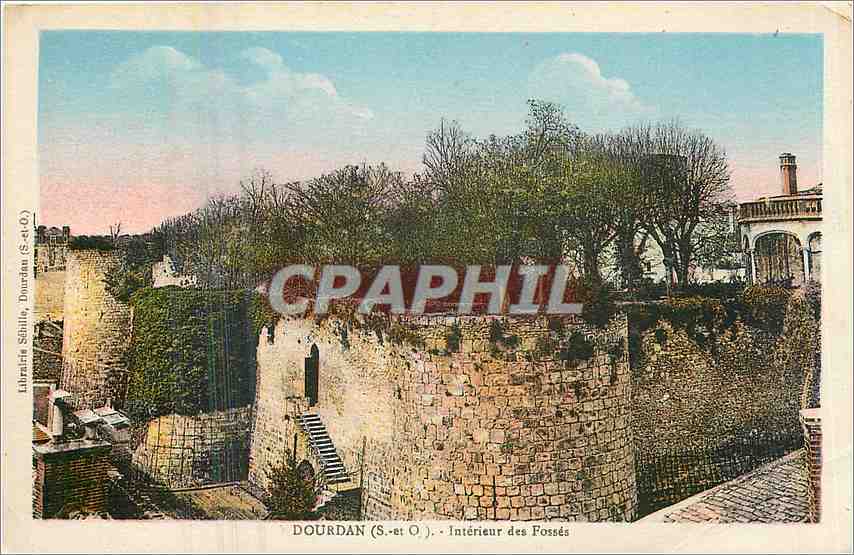 CPA Dourdan S et O Interieur des Fosses 