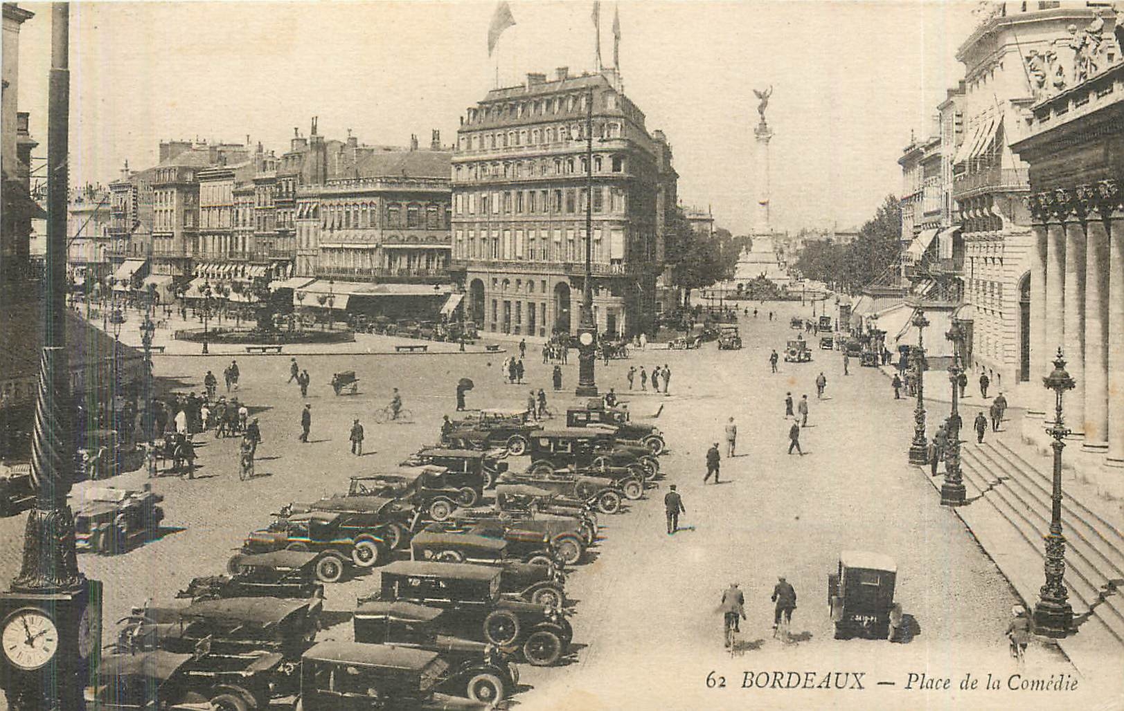 CPA Bordeaux Place de la Comedie Automobile