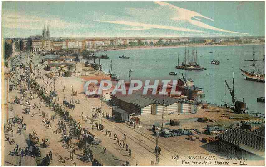 CPA Bordeaux Les Quais Vue prise de la Douane 