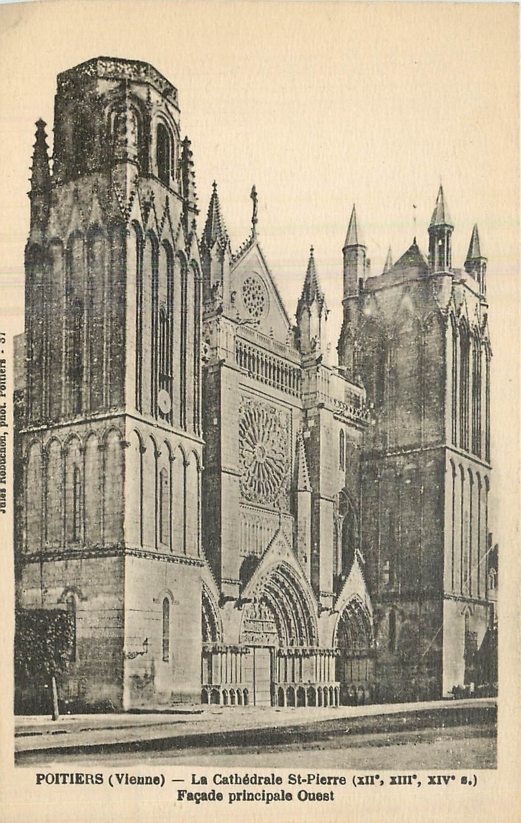 Poitiers (Vienne) — La Cathédrale St-Pierre (XIIe, XIIIe, XIVe s.) — Façade principale Ouest — Jules Poulhion, phot. Poulhion - 31