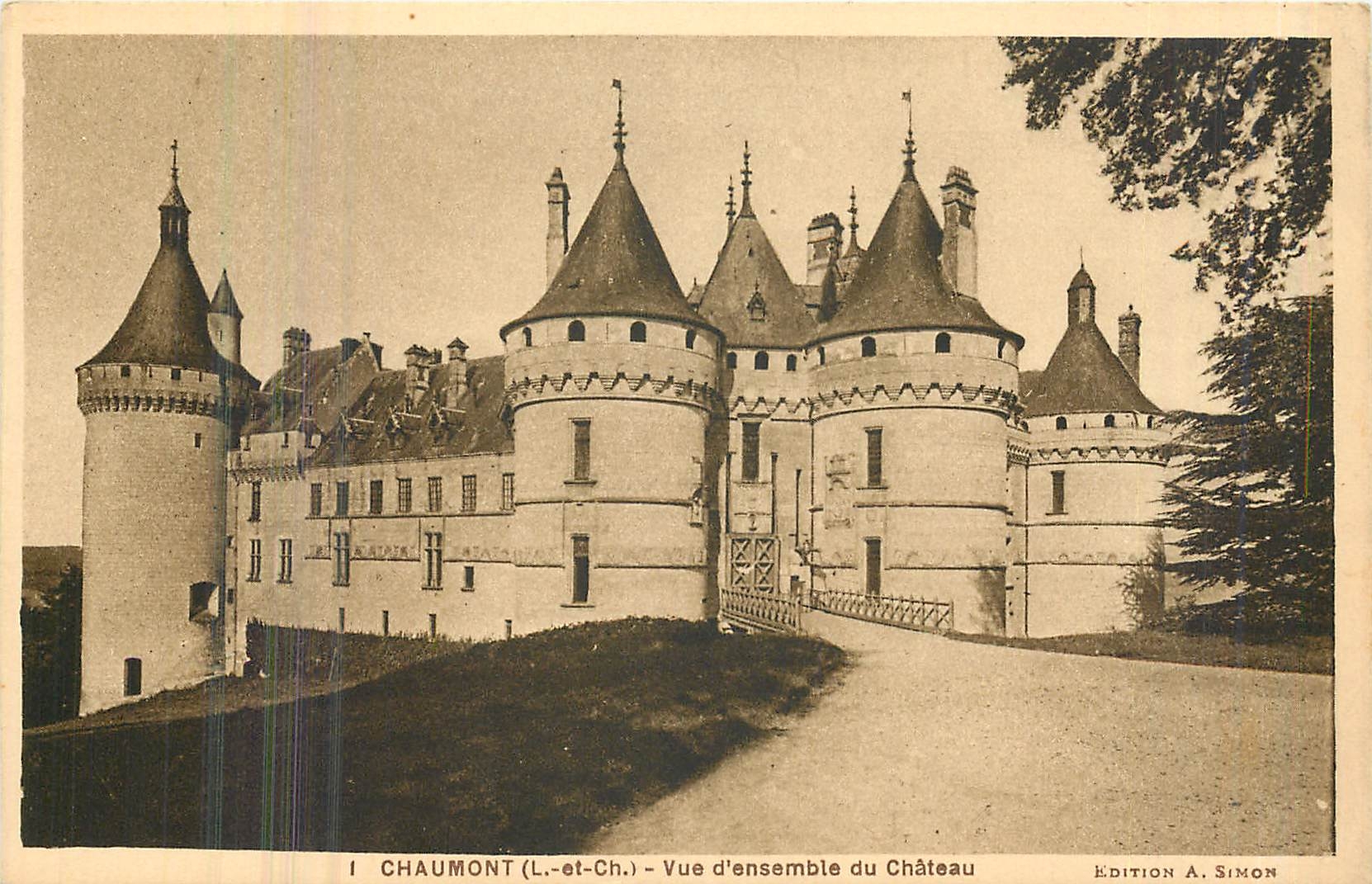 CPA Chaumont L et Ch Vue d'ensemble du Chateau 