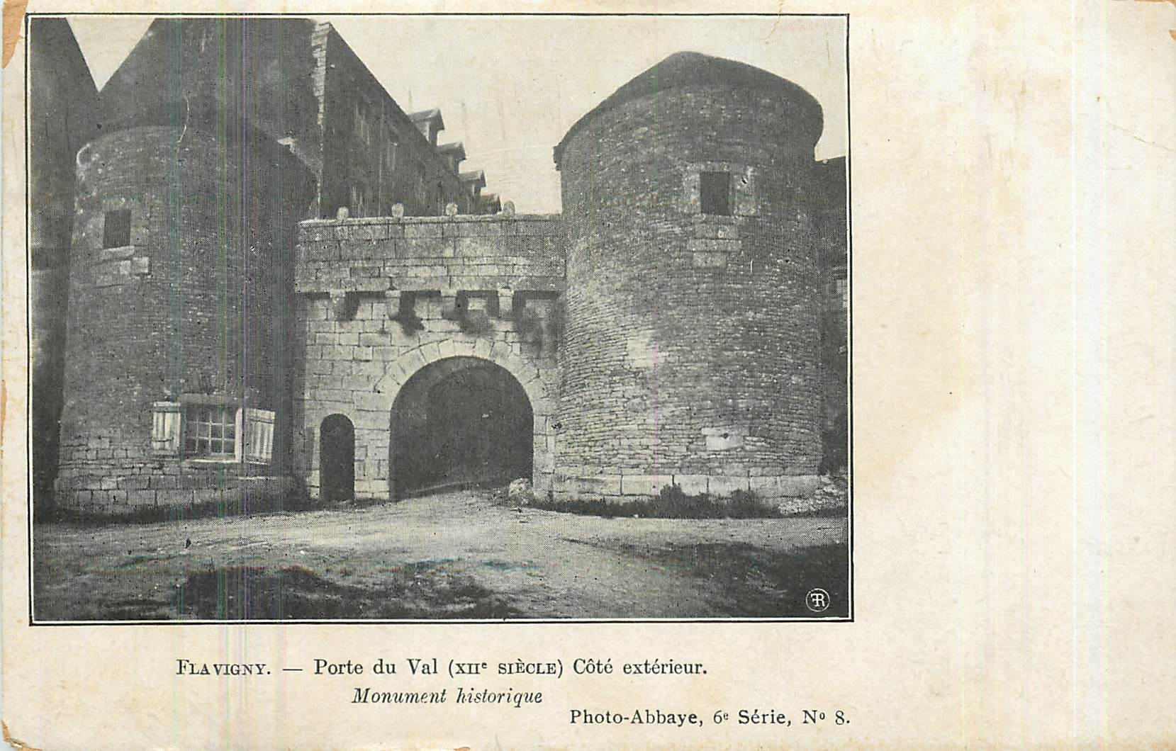 CPA Flavigny Porte du Val Cote exterieur Monument historique 