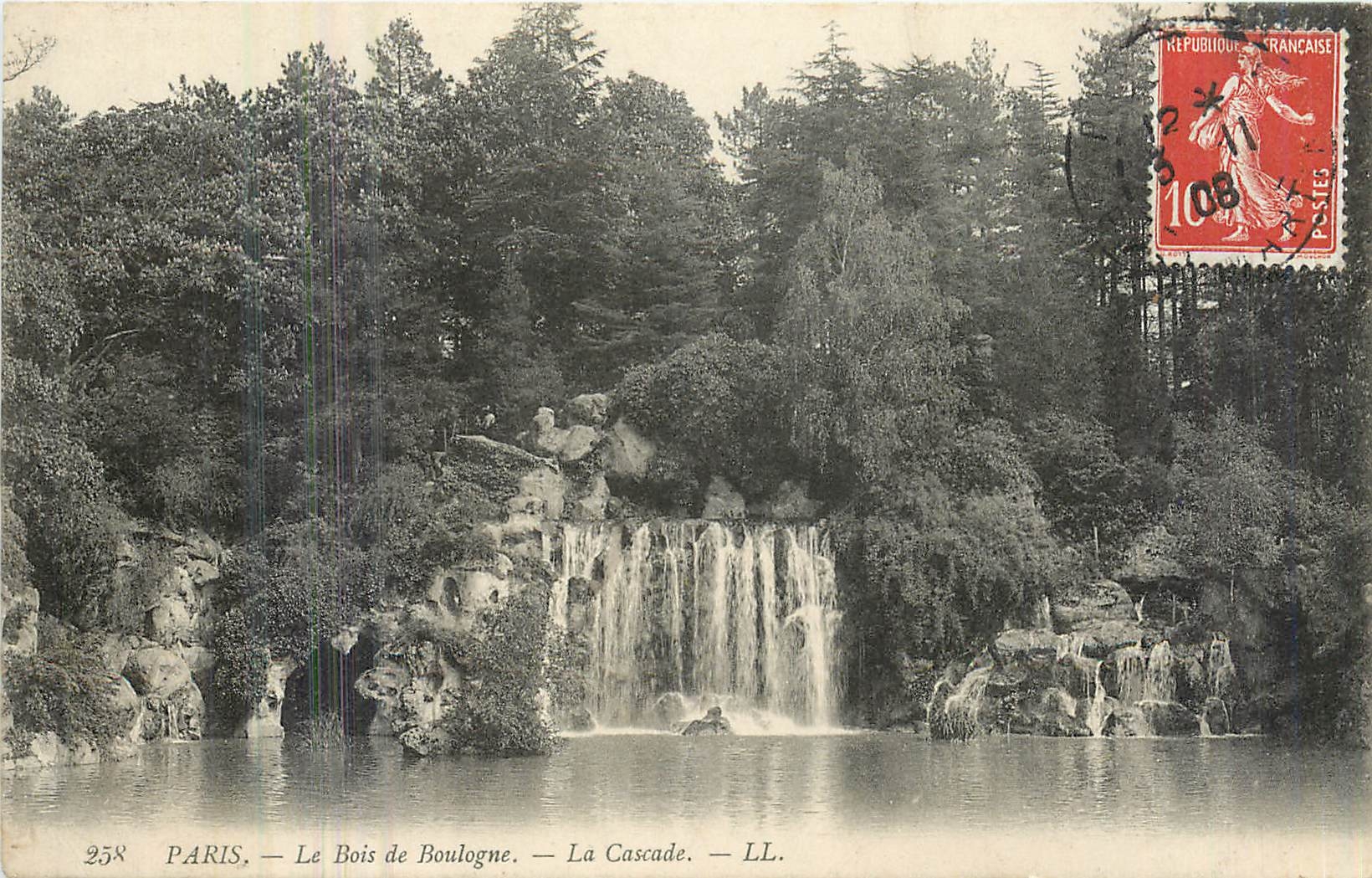 CPA Paris Le Bois de Boulogne La Cascade 