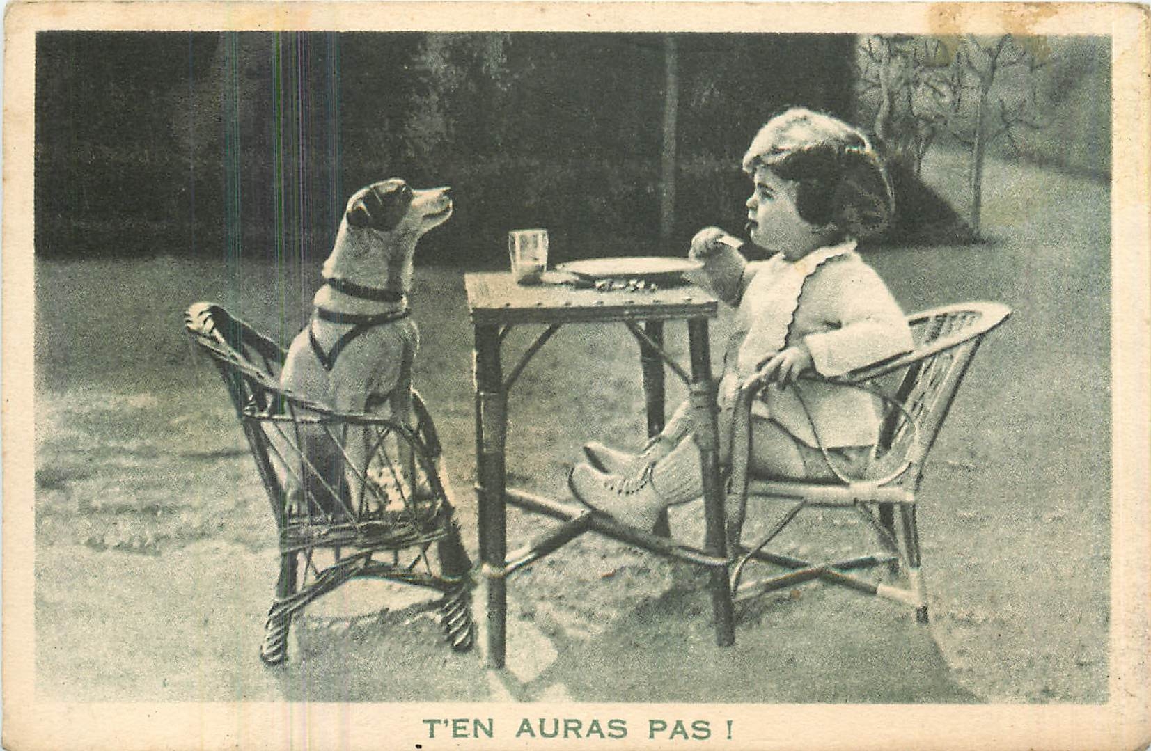 CPA T'en auras pas Enfant Chien Samaritaine