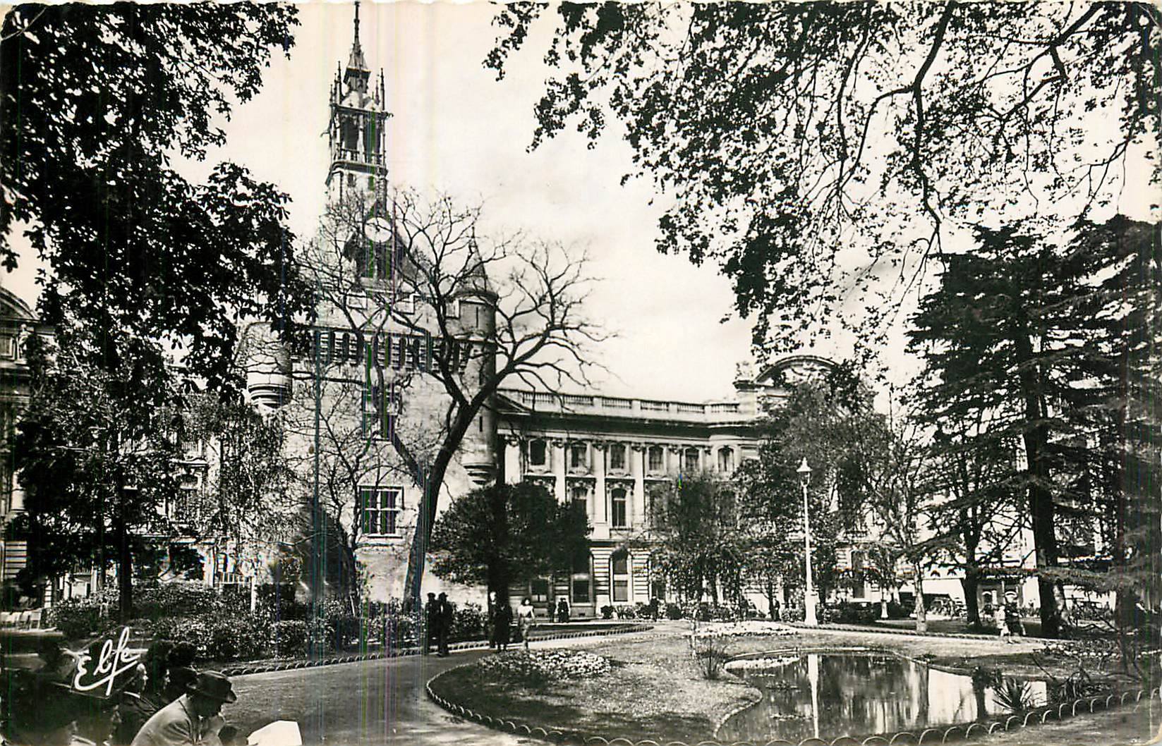 Place du Capitole — Toulouse — Édit. Océane Labouche