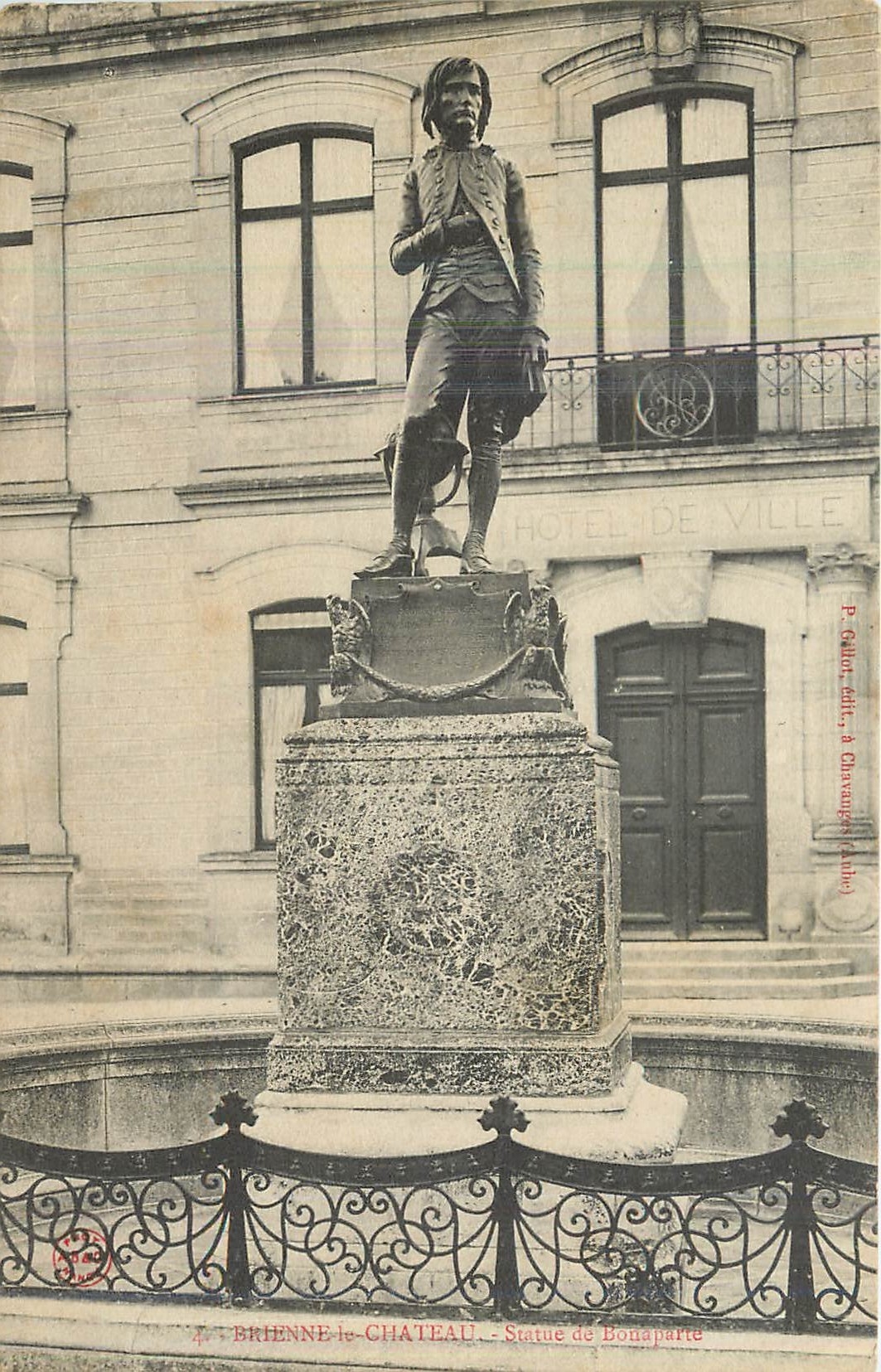 CPA Brienne le Chateau Statue de Bonaparte Napoleon 1er