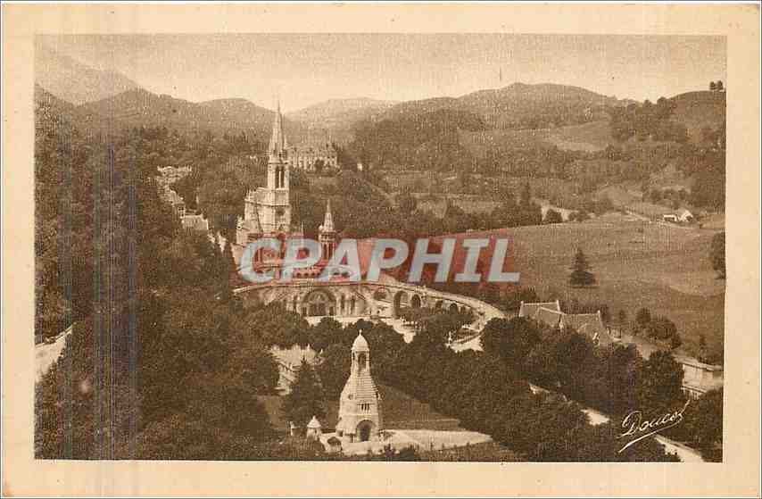 CPA Lourdes La Basilique et le Monument Interallie vus du Chateau Fort PD 