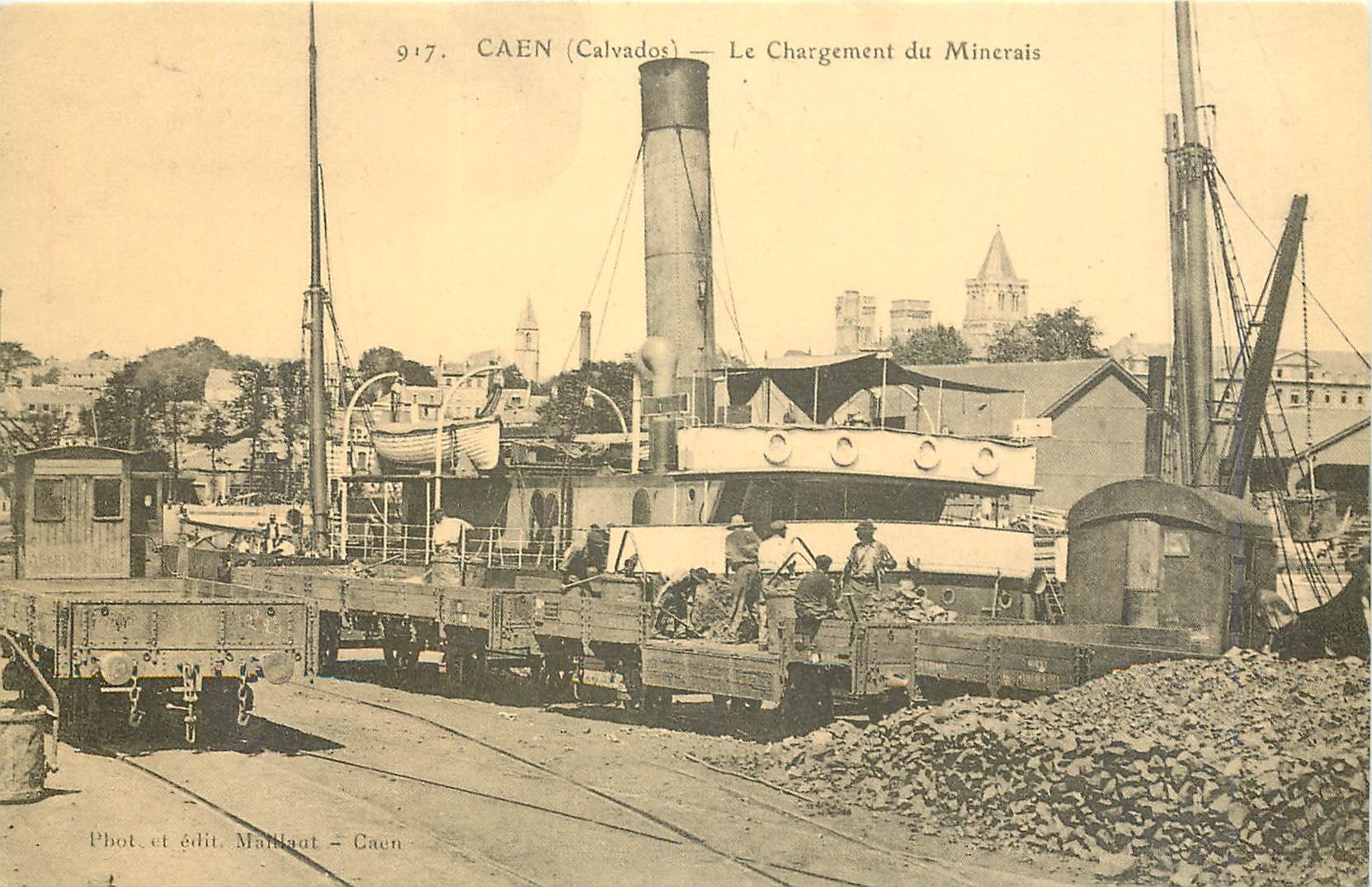 REPRO Caen Calvados Le Chargement du Minerais Bateau