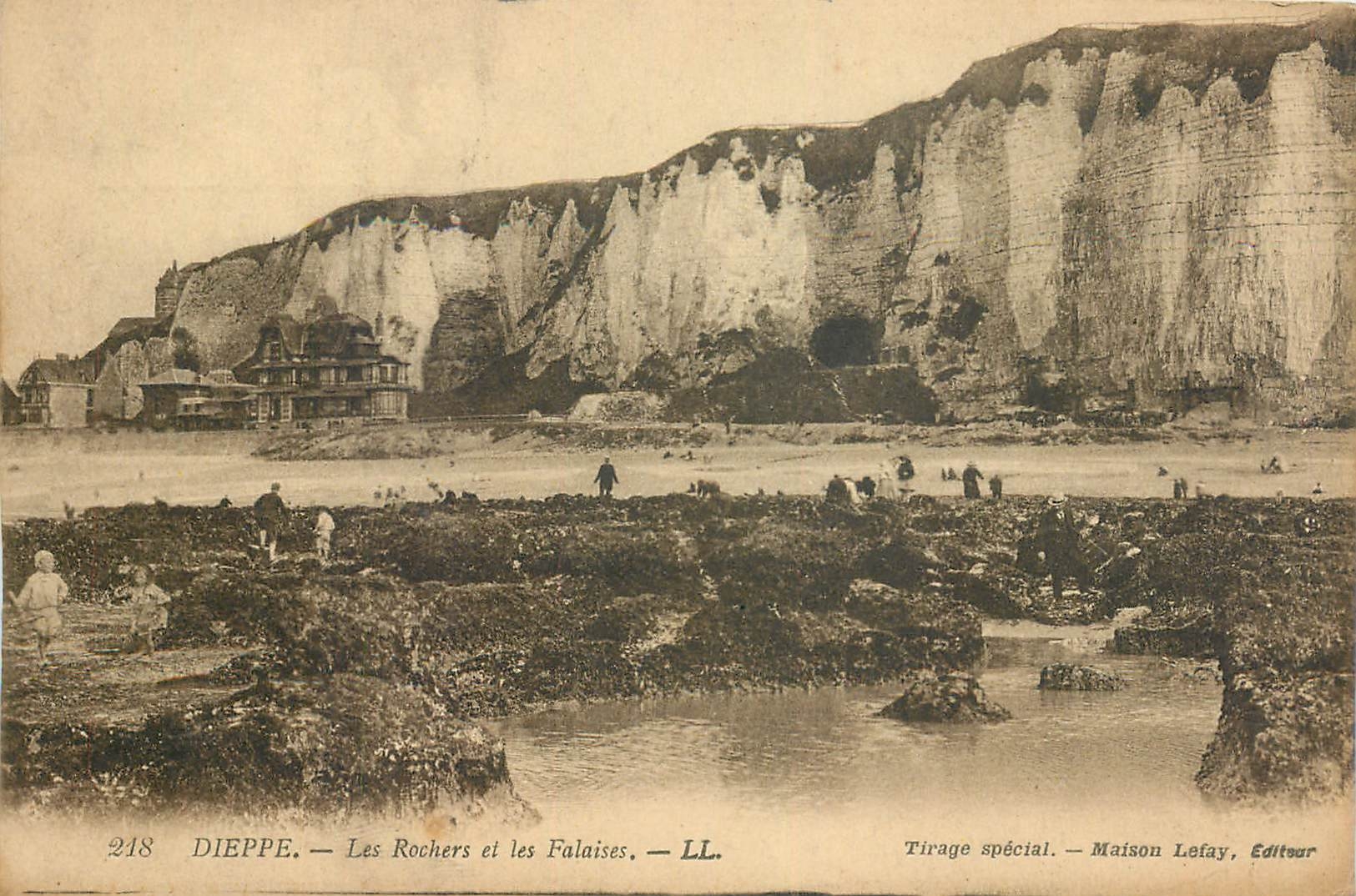 CPA Dieppe Les Rochers et les Falaises 
