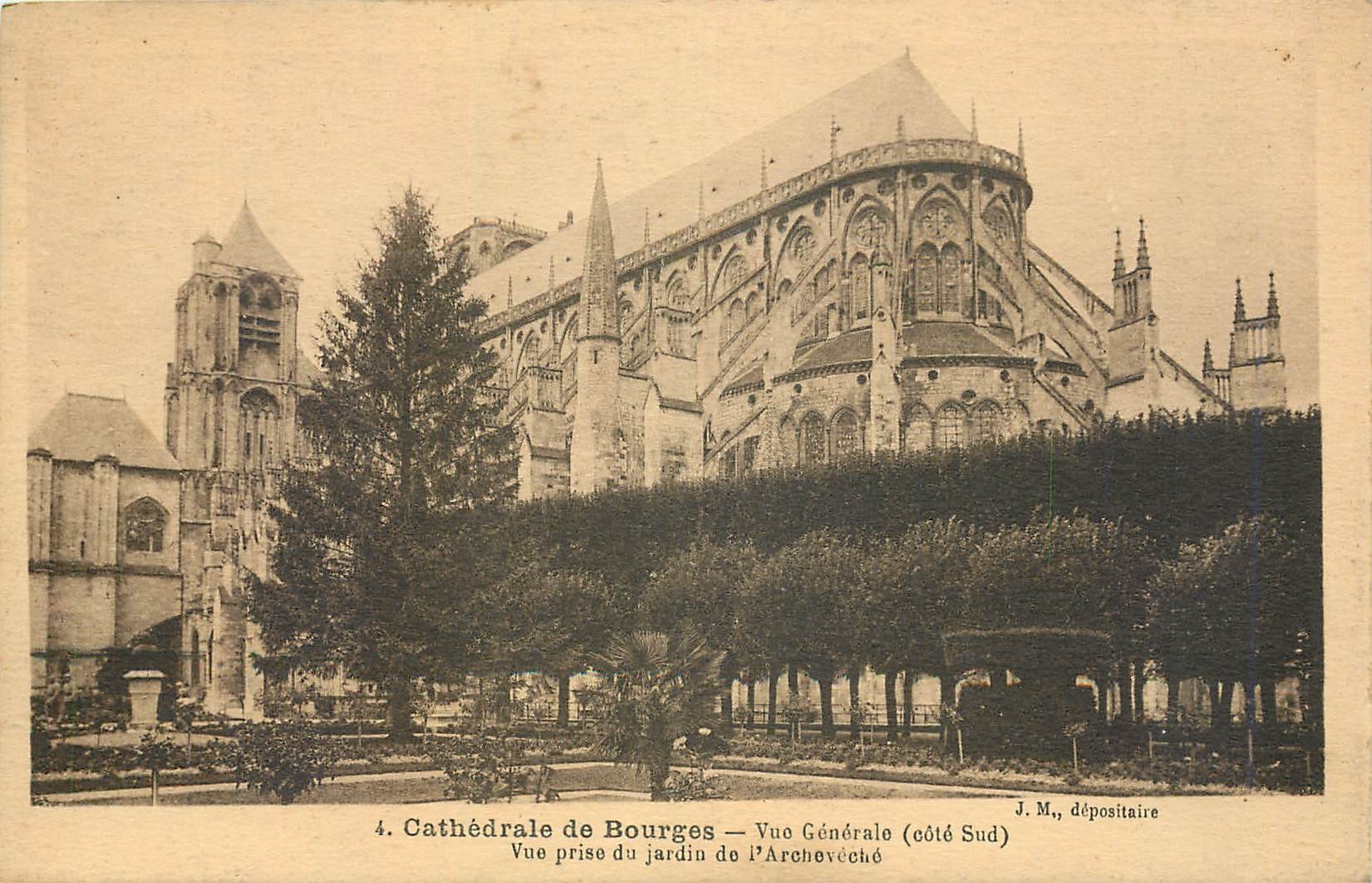 CPA Cathedrale de Bourges Vue generale cote sud Vue prise du jardin de l'Archeveche 