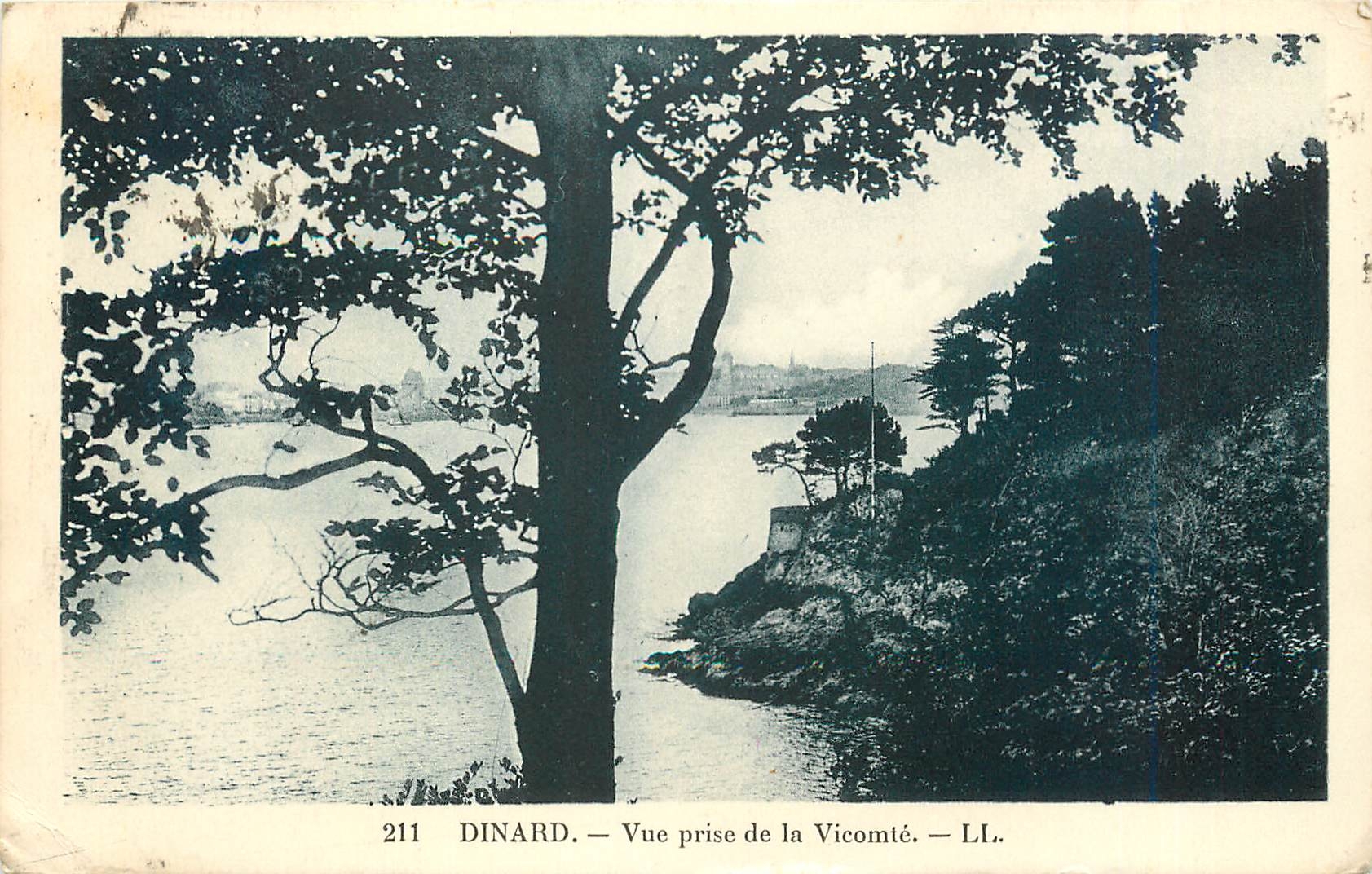 CPA Dinard Vue prise de la Vicomte 