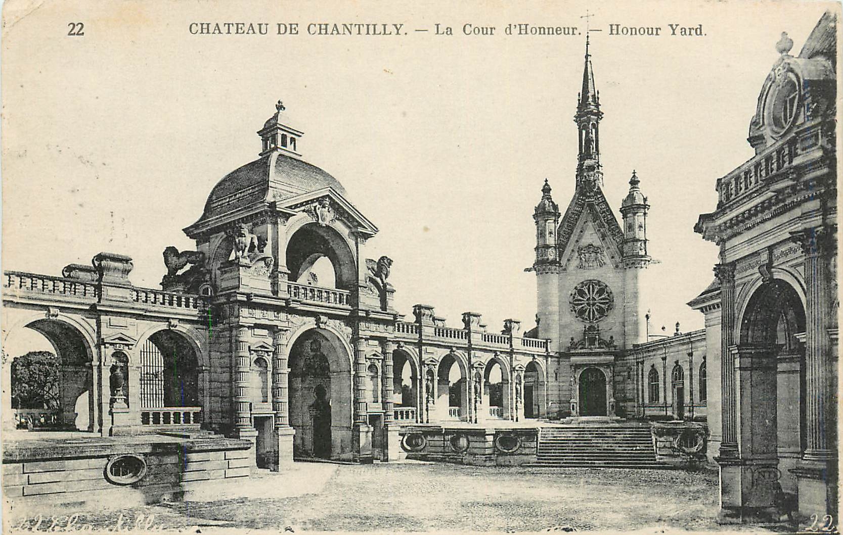 CPA Chateau de Chantilly La Cour d'Honneur 