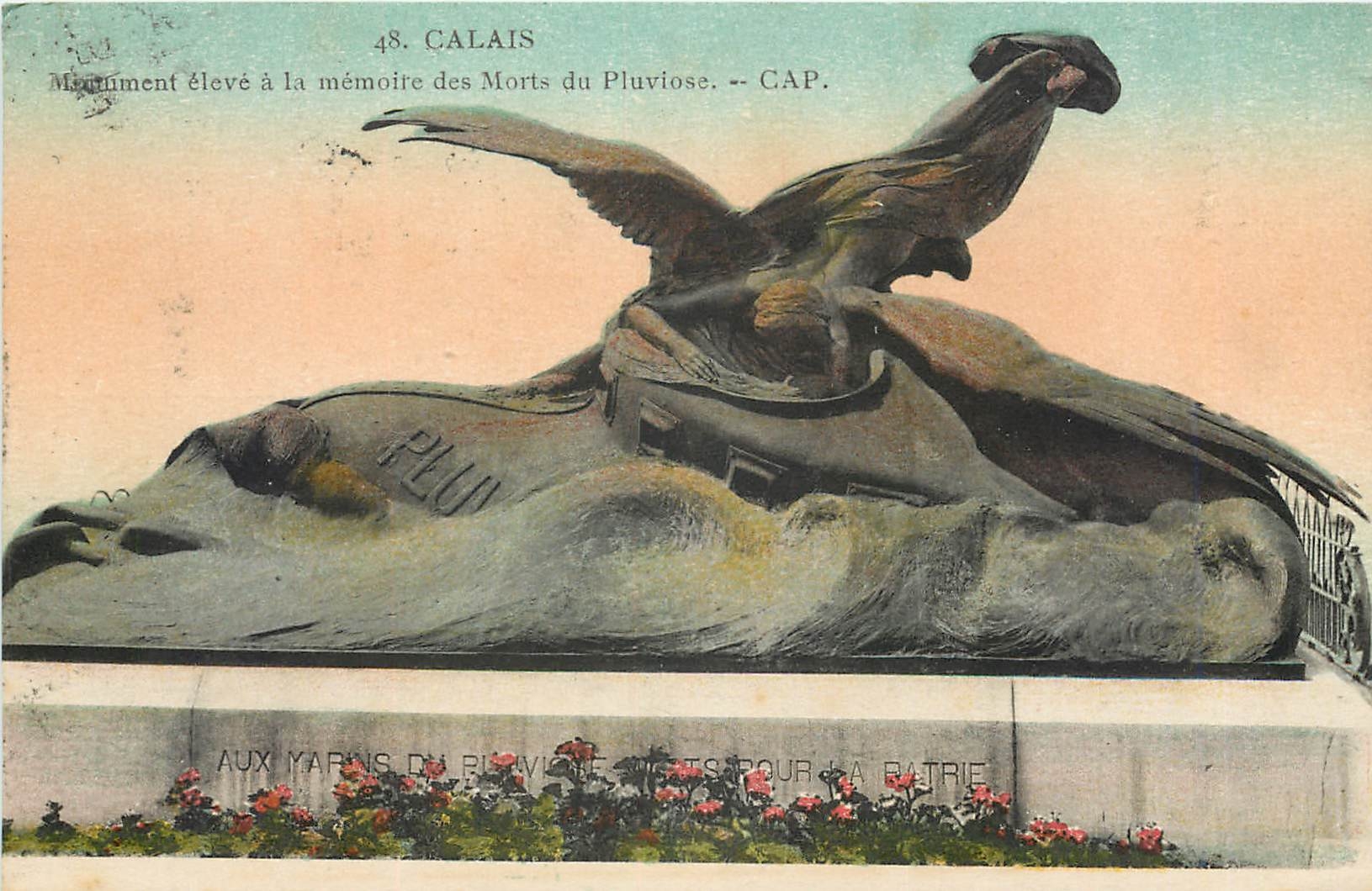 CPA Calais Monument eleve a la memoire des Morts du Pluviose 