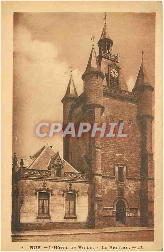 CPA Rue L'Hotel de Ville Le Beffroi 