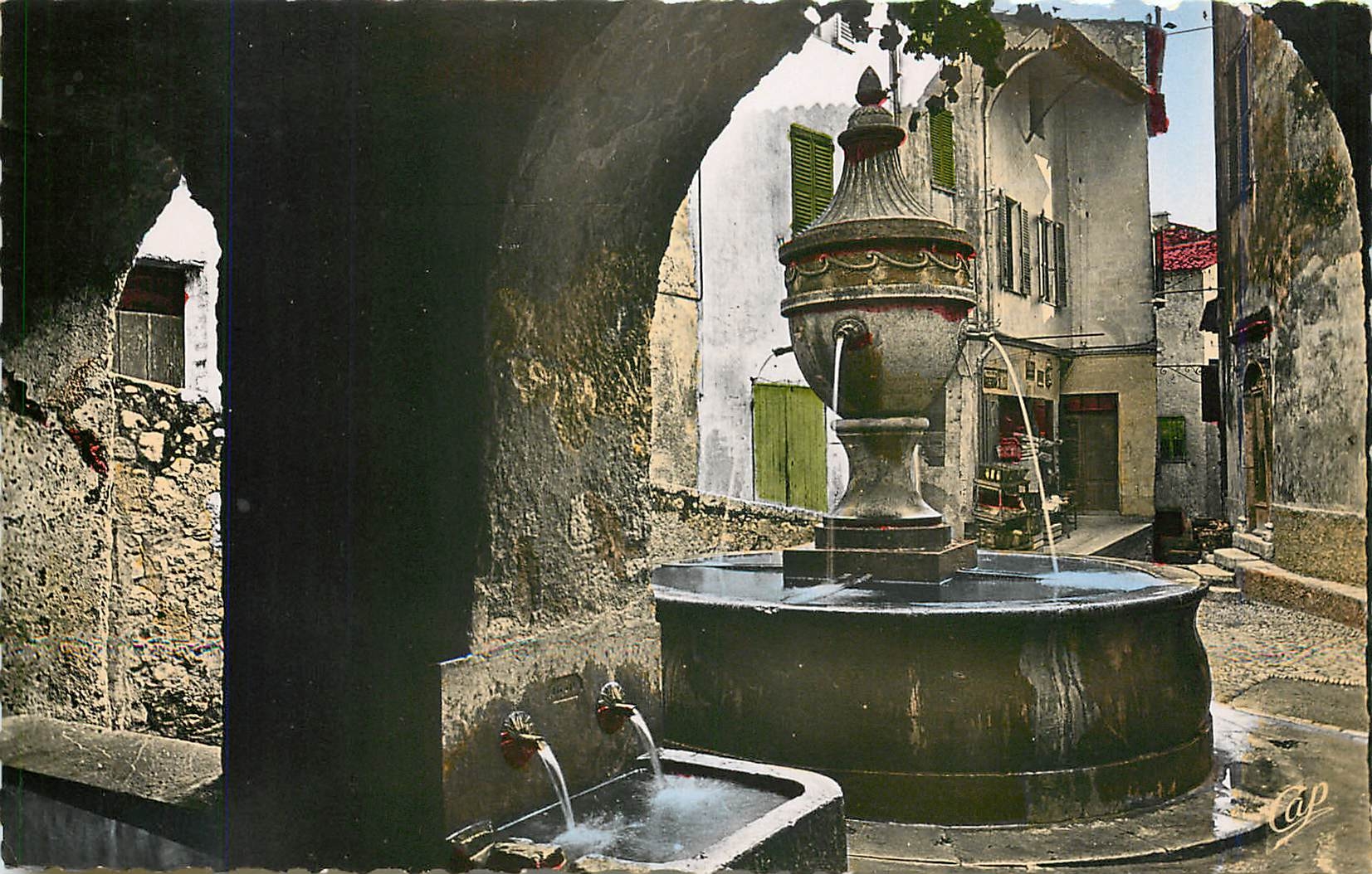 CPM St Paul de Vence La Fontaine 