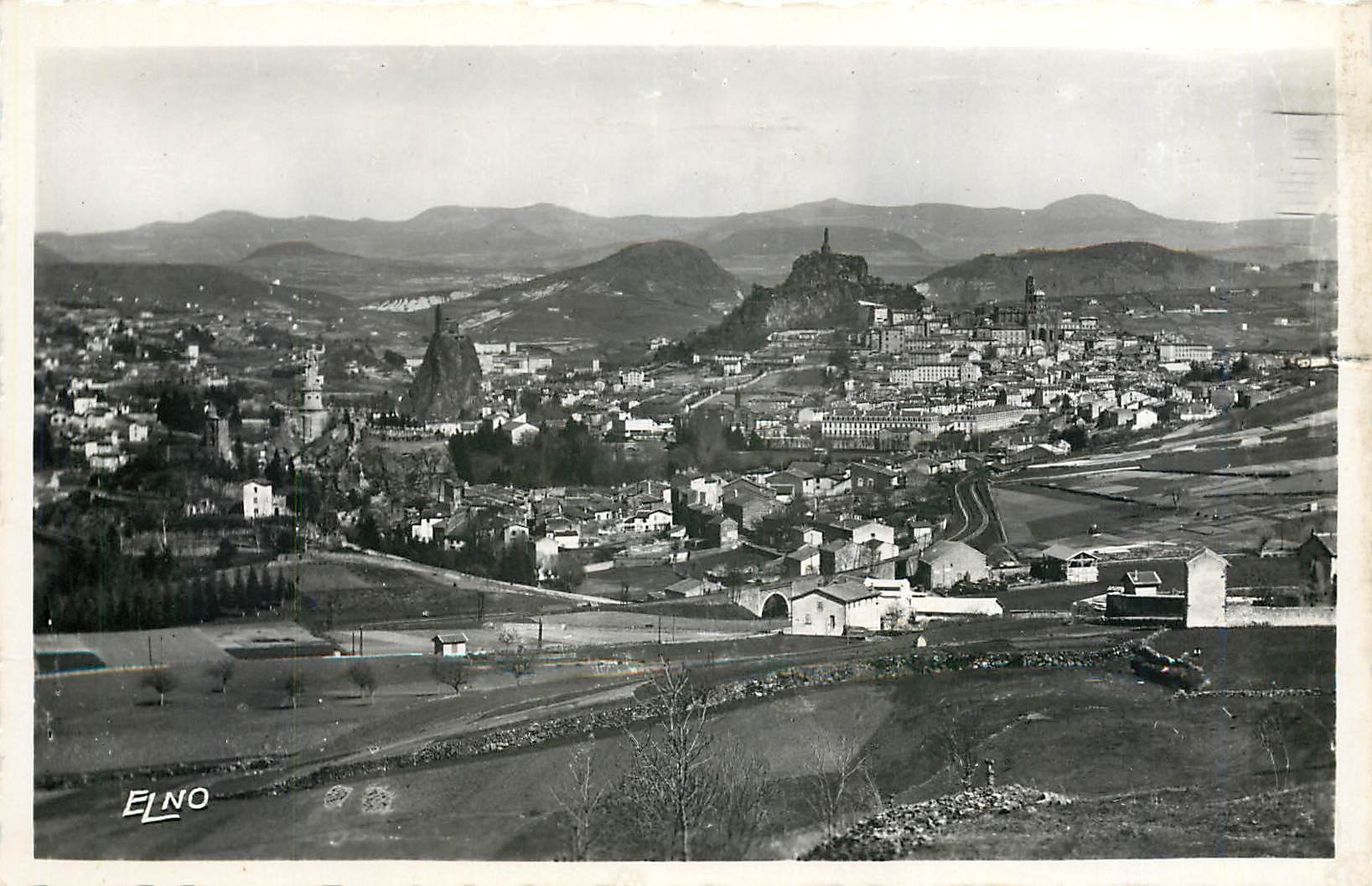 CPM Le Puy Haute Loire Vue generale des Rochers 