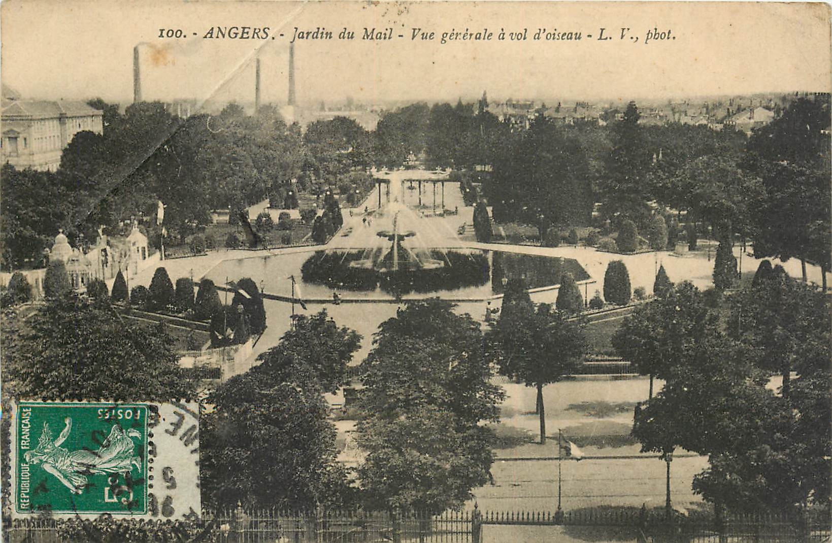 CPA Angers Jardin du Mail Vue generale a vol d'oiseau 