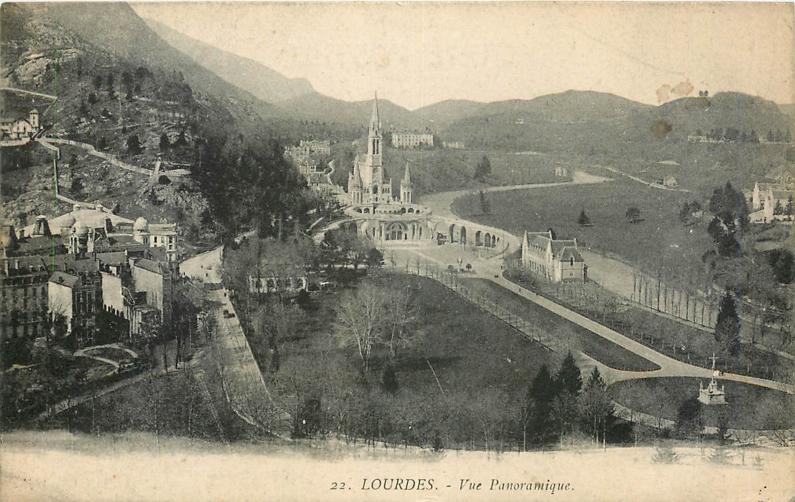 CPA Lourdes Vue Panoramique 