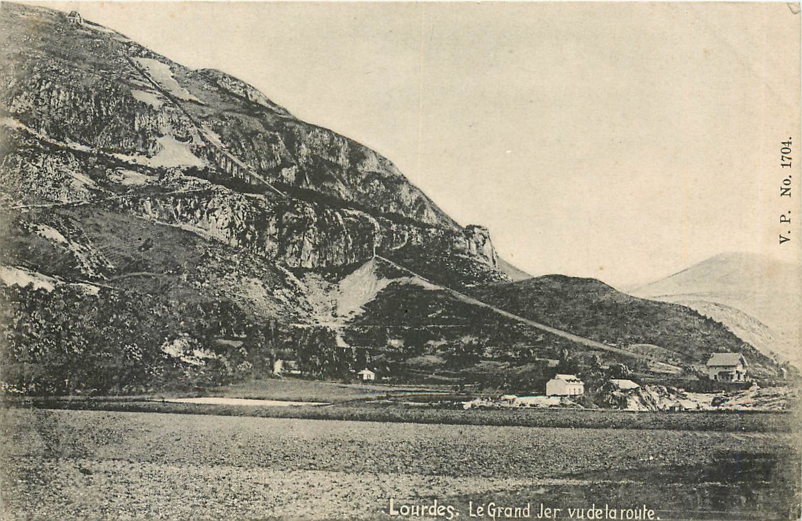 CPA Lourdes Le Grand Jer vu de la route 