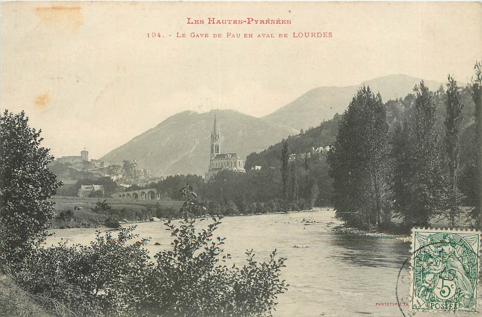 CPA Les Hautes Pyrenees Le Gave de Pau en aval de Lourdes 