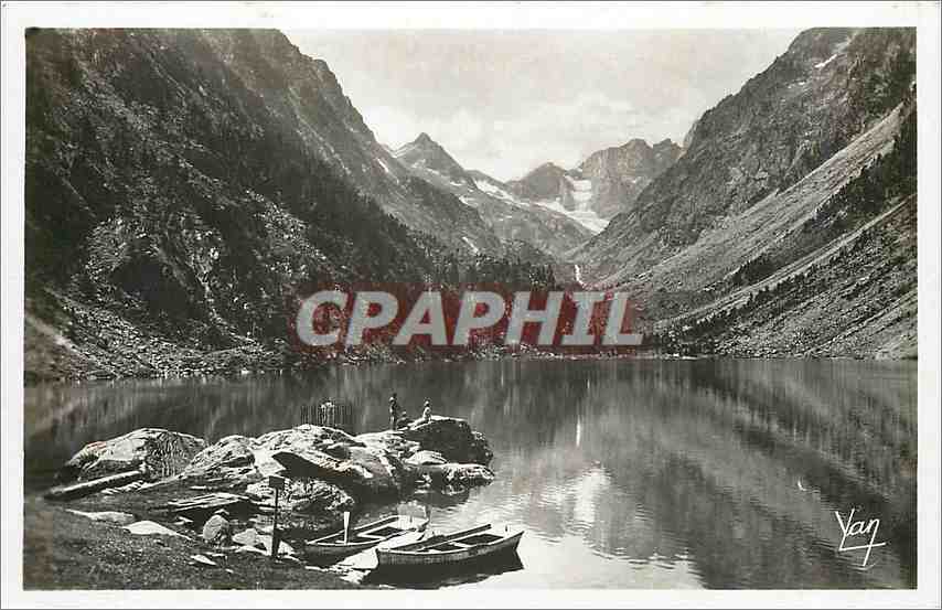 CPA Cauterets Le Lac de Gaube et le Vignemale 