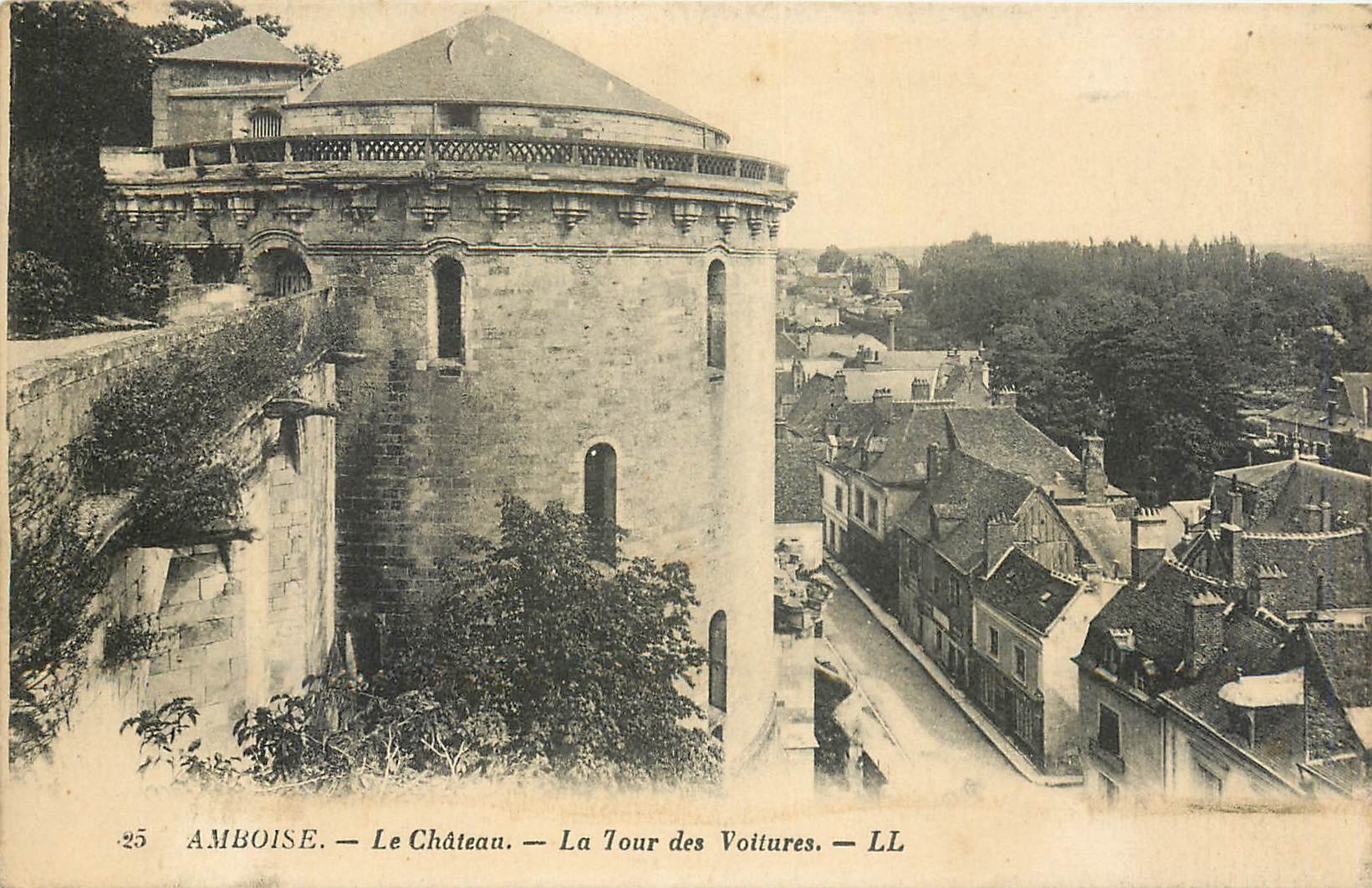 CPA Amboise Le Chateau La Tour des Voitures 