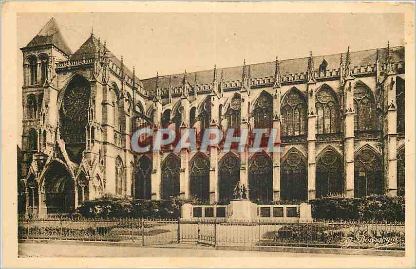 CPA Chalons sur Marne Marne La Cathedrale et Monument aux Morts 