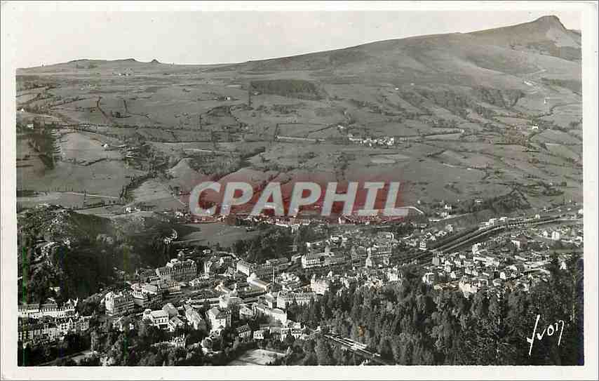CPA La Bourboule P de D Vue generale prise de Charlannes 