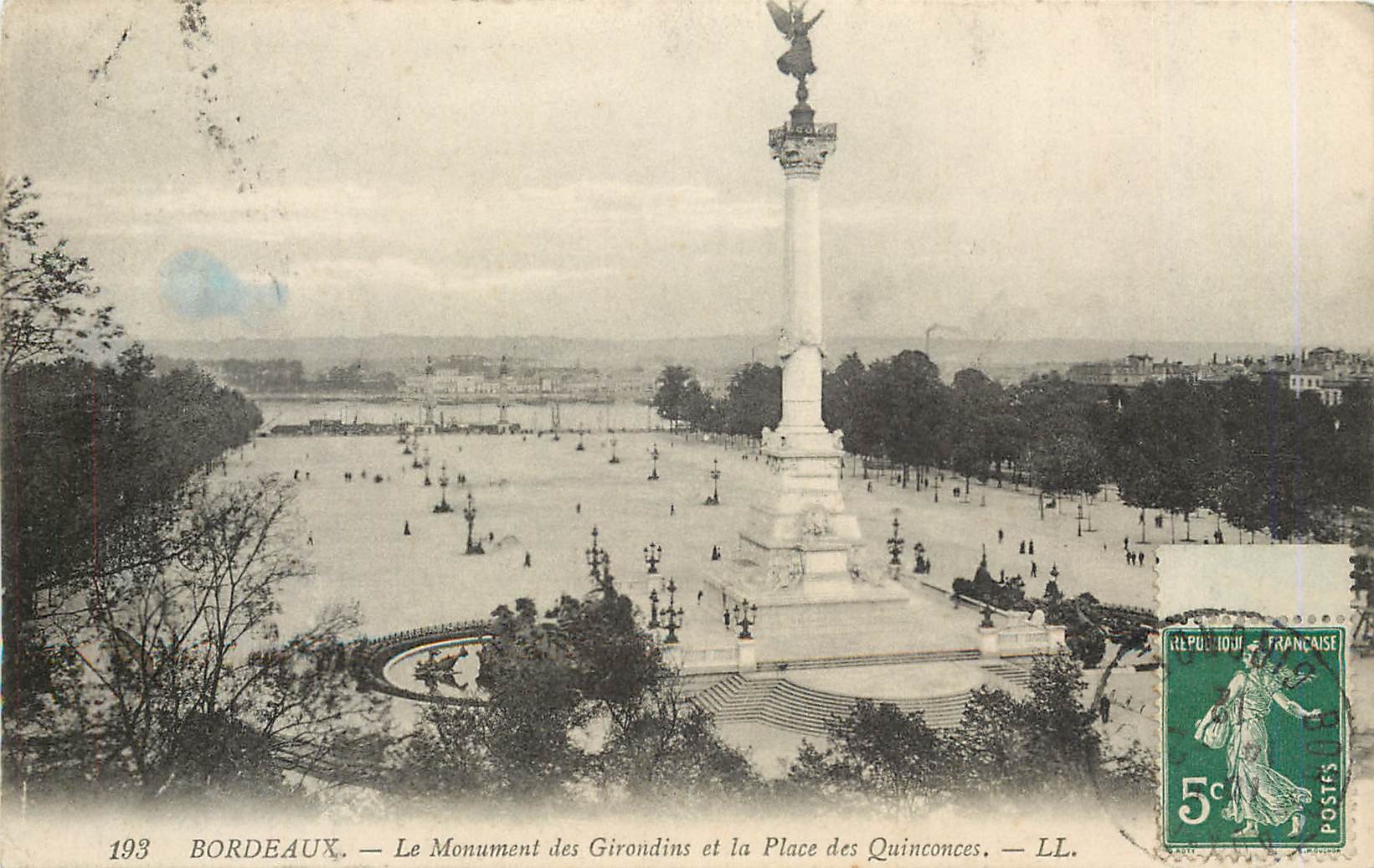 CPA Bordeaux Le Monument des Girondins et la Place des Quinconces 