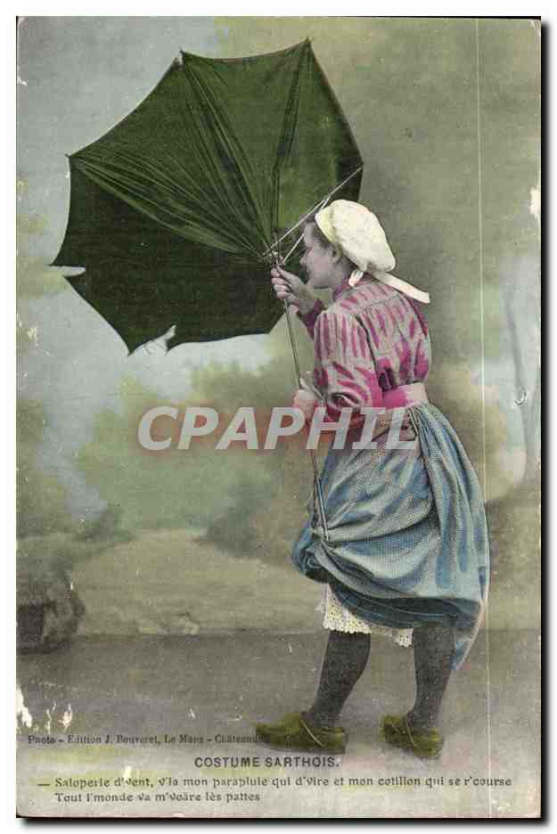 CPA Costume Folklore Costume sarthois Saloperie v la mon parapluie qui d vire 
