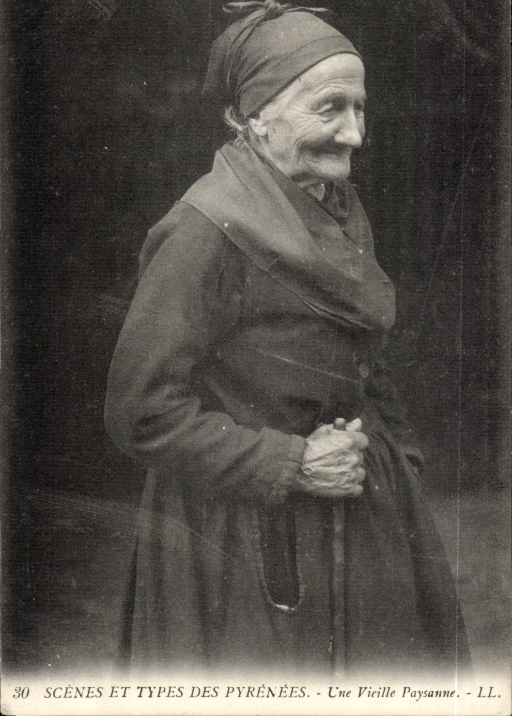 Une Vieille Paysanne — Scènes et Types des Pyrénées — LL, n°30