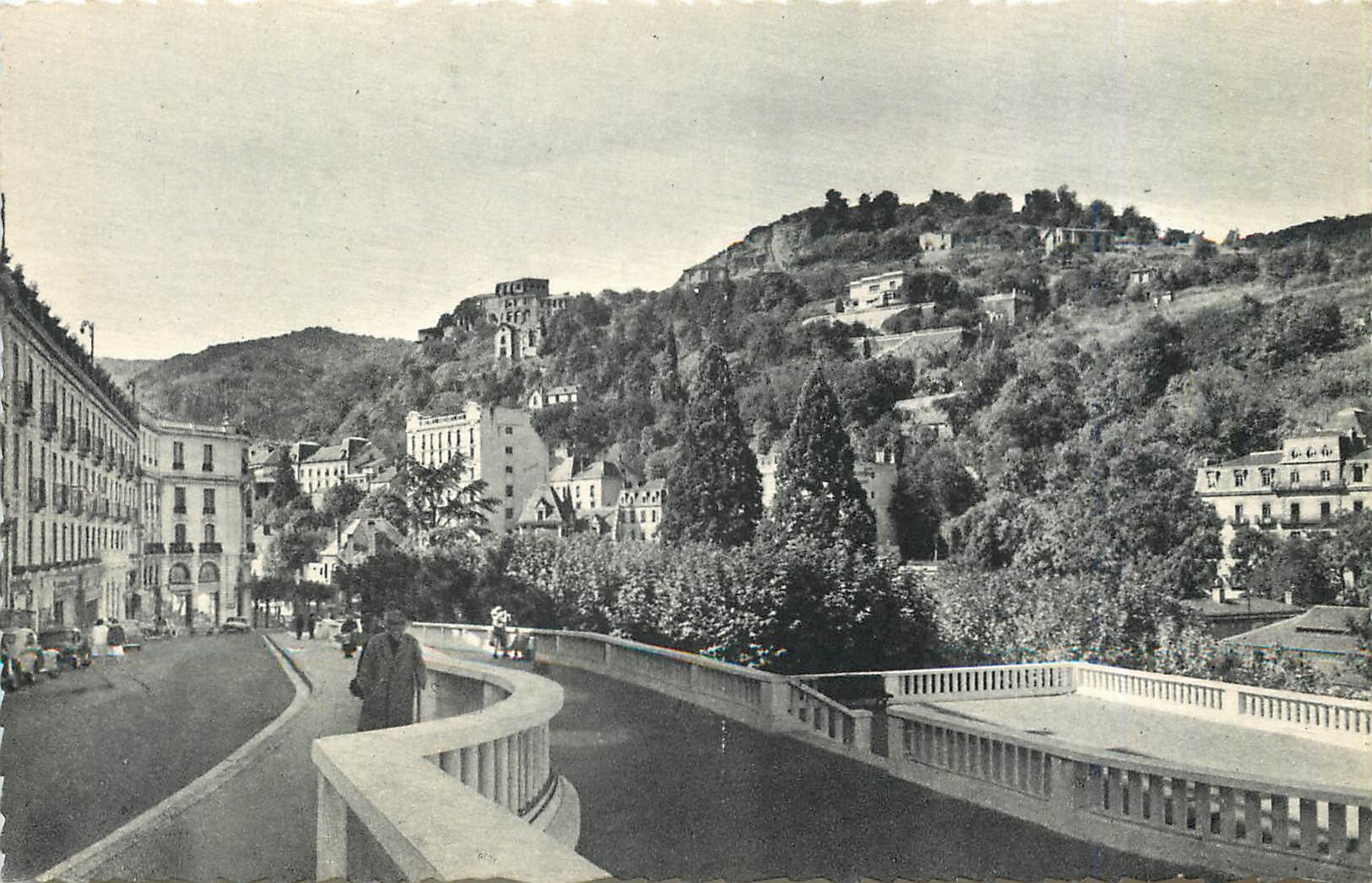 CPA ROYAT - Boulevard Vaquez - Terrasse du Casino et le Paradis