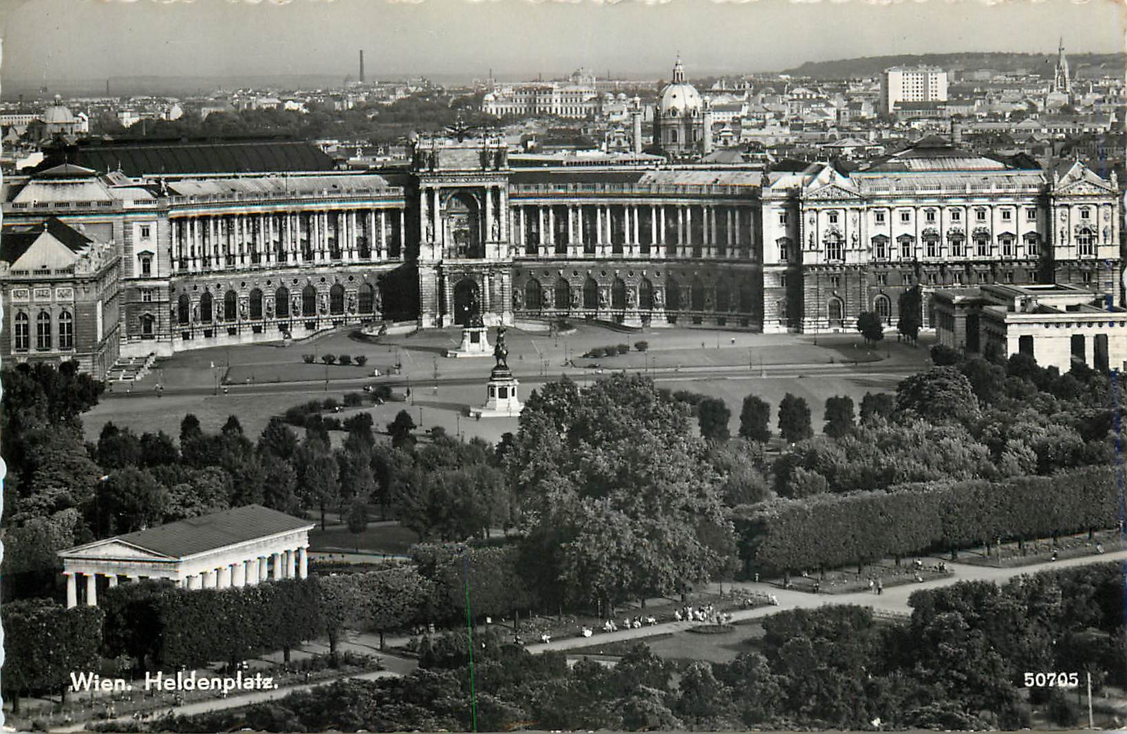 CPM Vienne  Heldenplatz  Partie nouvelle du Château Imperial