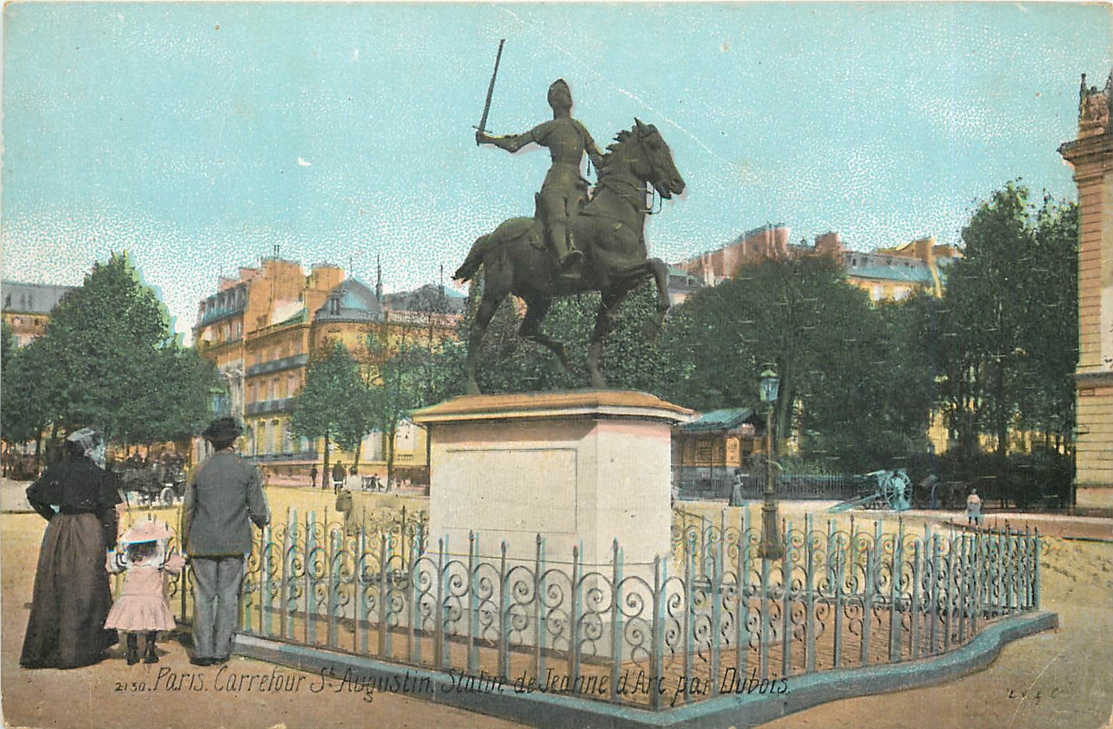 CPA Paris  Carrefour St-Augustin Statue de Jeanne d'Arc