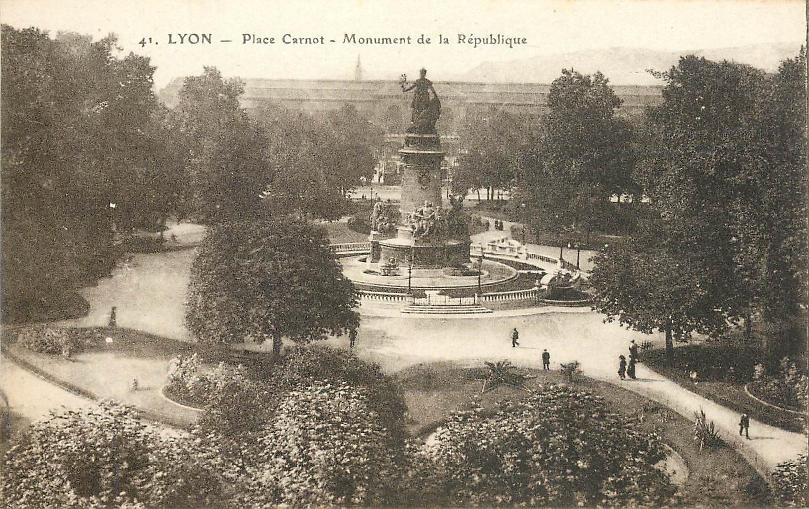 CPA Lyon - Place Carnot - Monument de la Republique