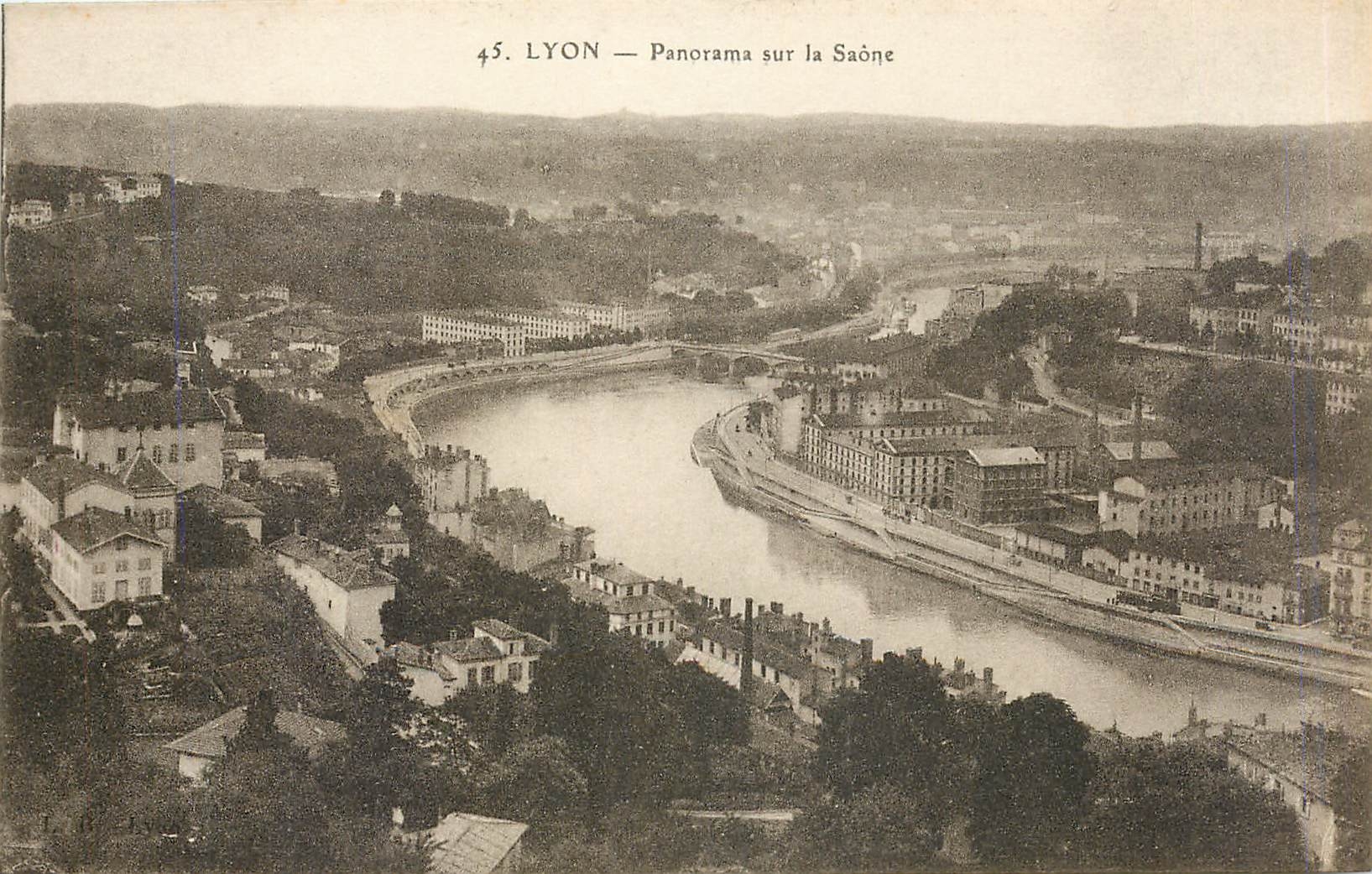 CPA Lyon Panorama sur la Saone