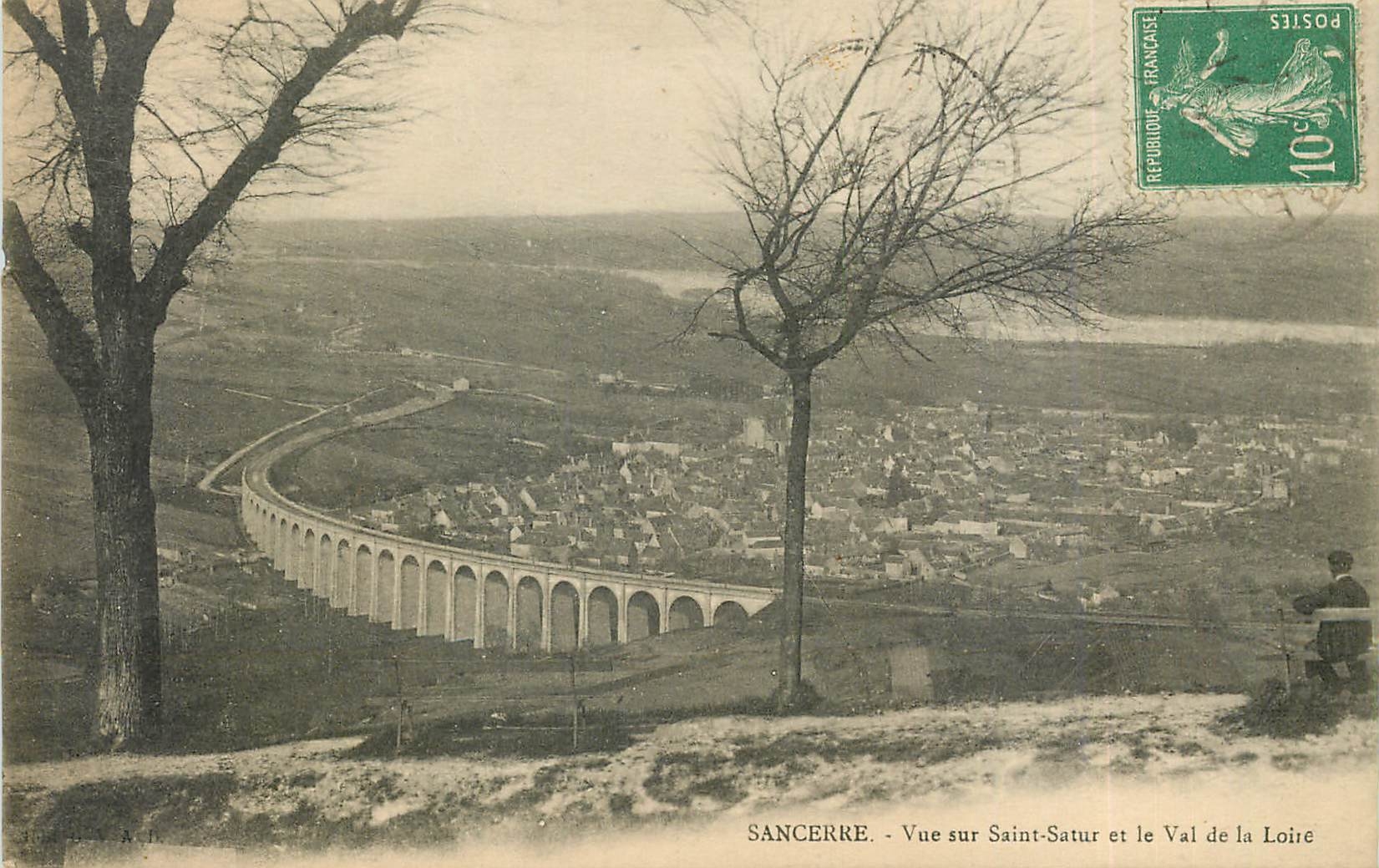 CPA Sancerre - vue sue Saint-Satur et le Val de la Loire